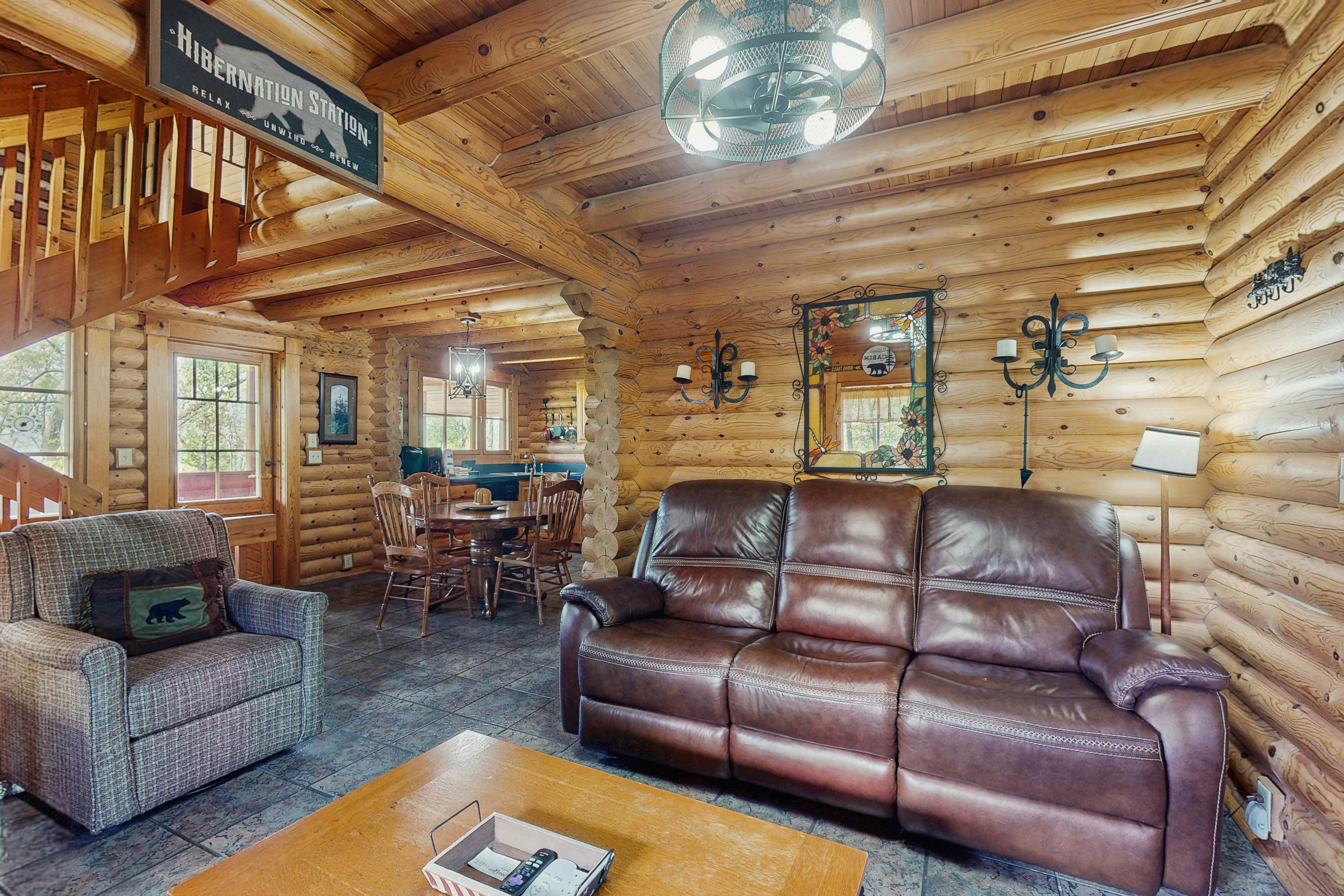 Peaceful Log Cabin, Sleeps 6・Hot tub・Fireplace