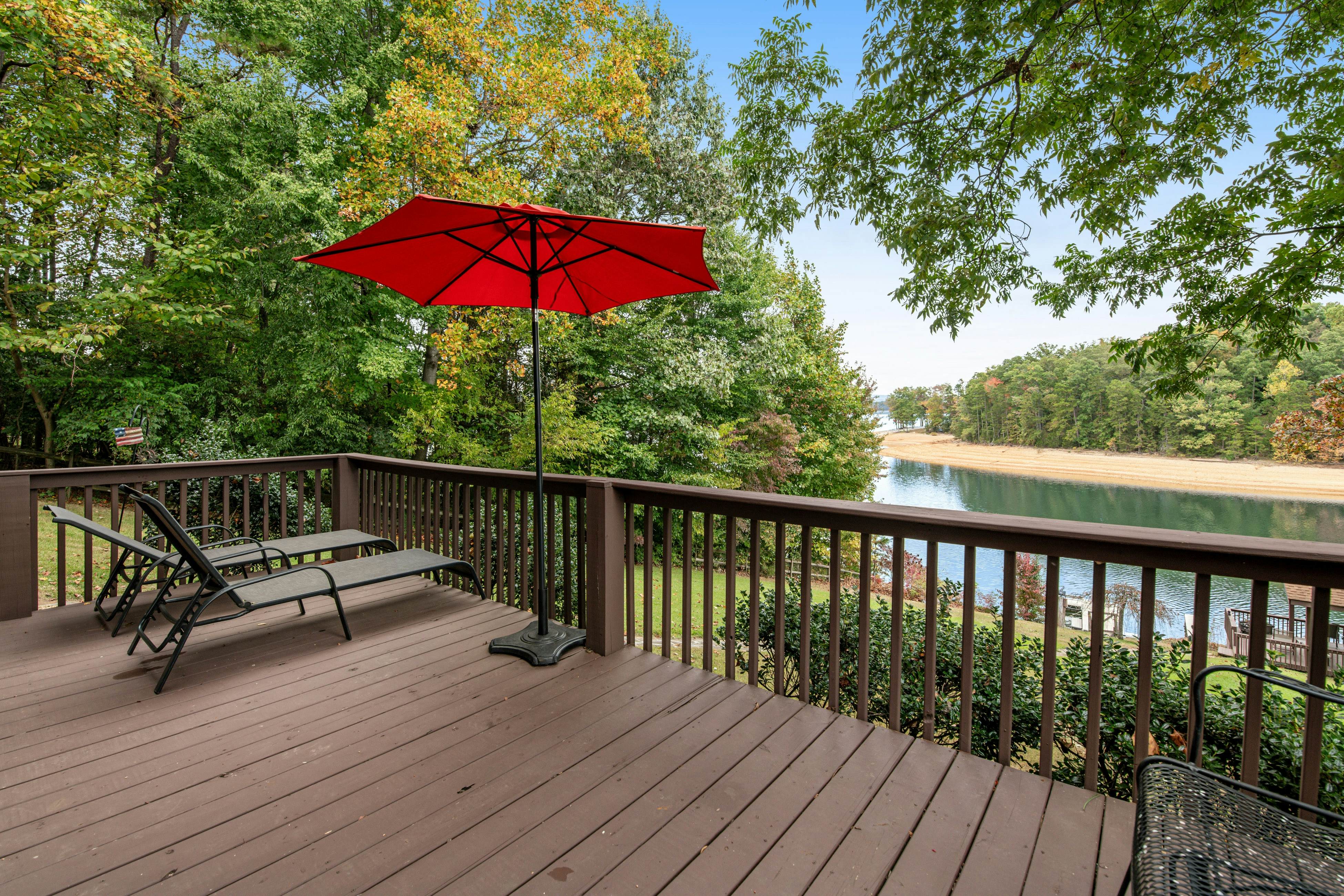 Lakefront Home・Dock・Covered Deck ・Fire Pit・Dogs OK