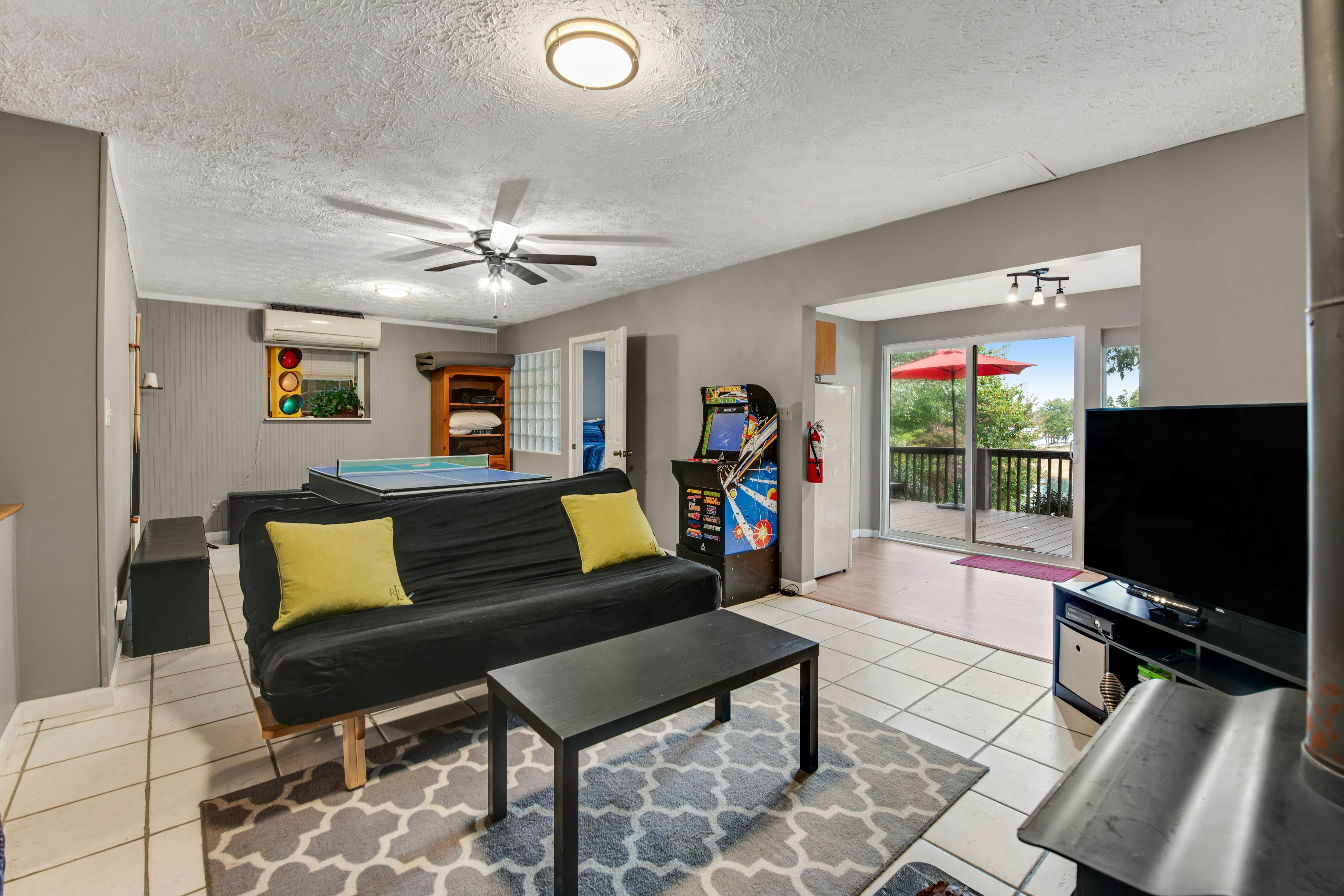 Lakefront Home・Dock・Covered Deck ・Fire Pit・Dogs OK