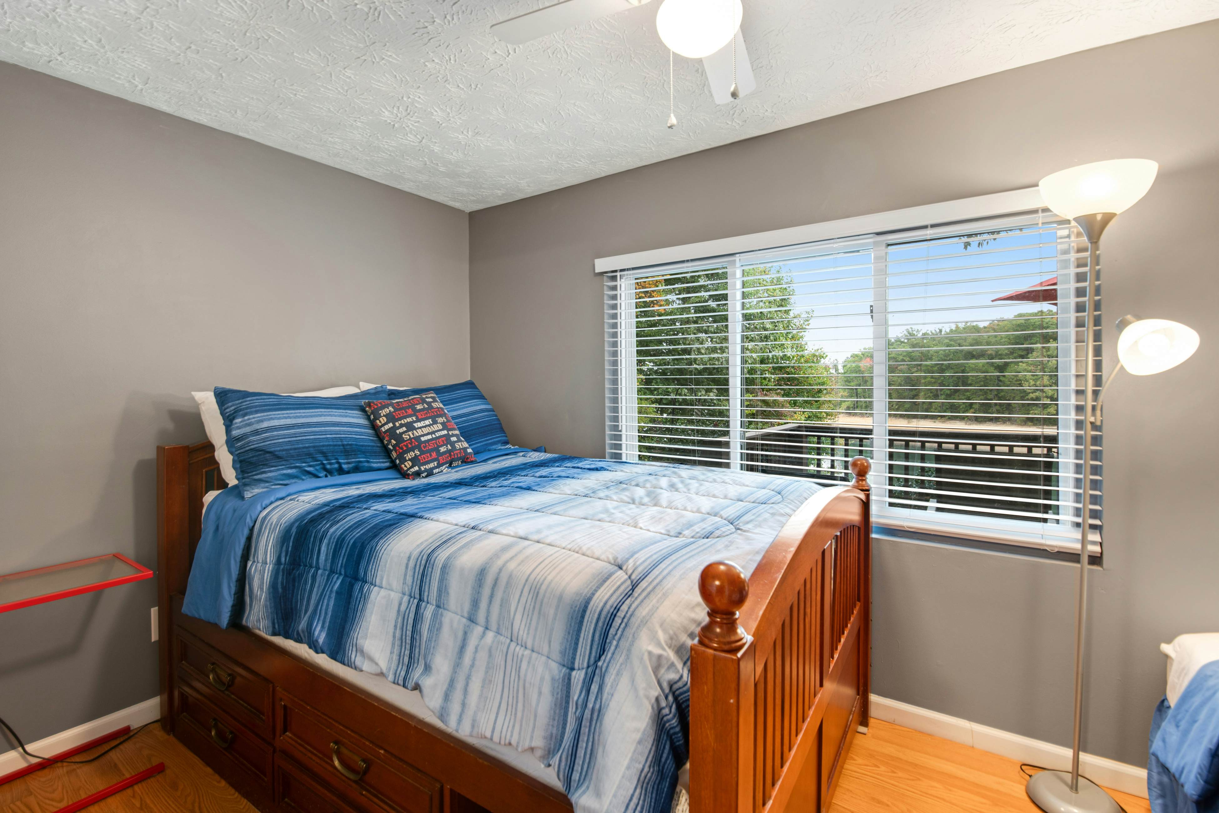 Lakefront Home・Dock・Covered Deck ・Fire Pit・Dogs OK