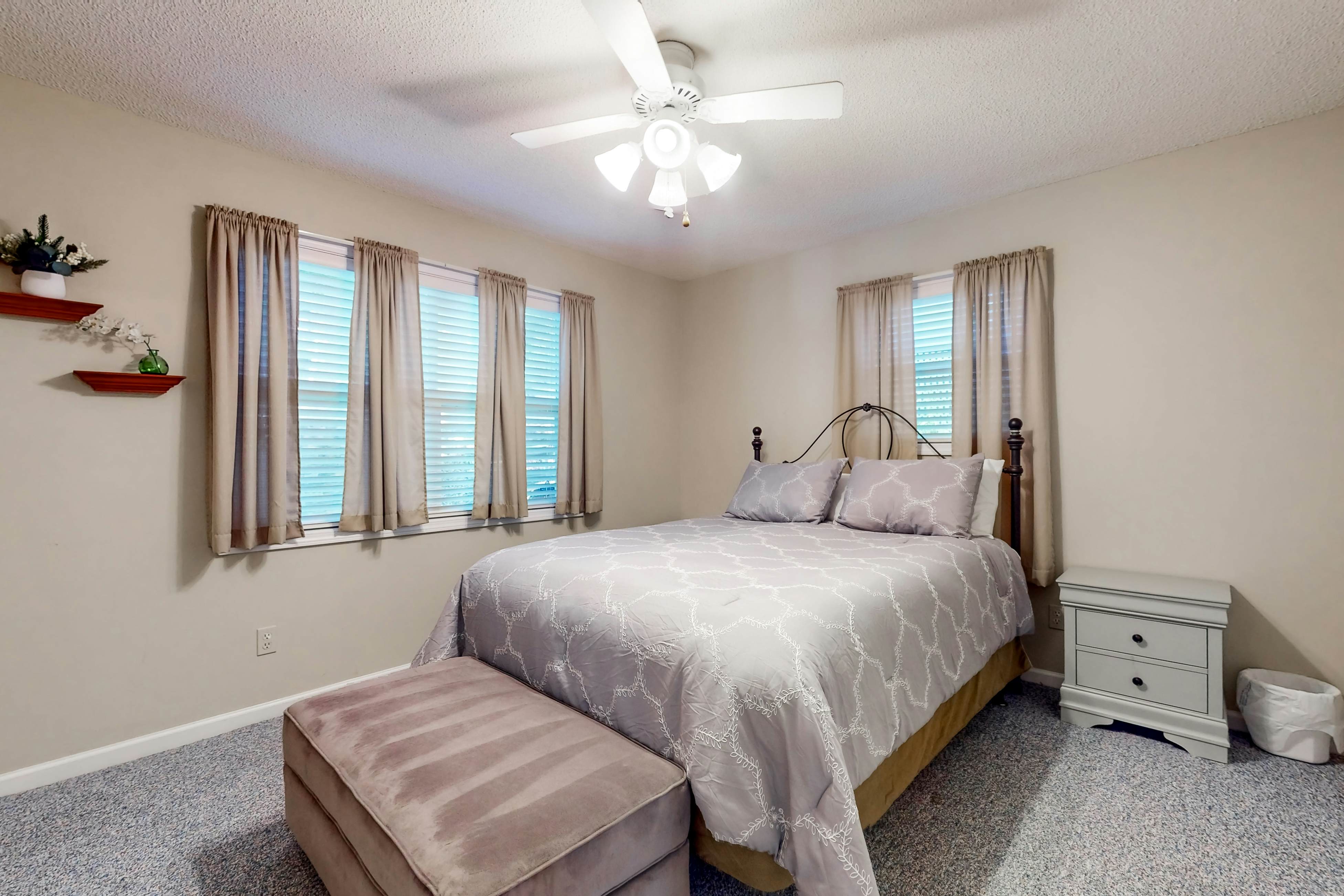 Lake front home with games, fire pit, gas grill and dock