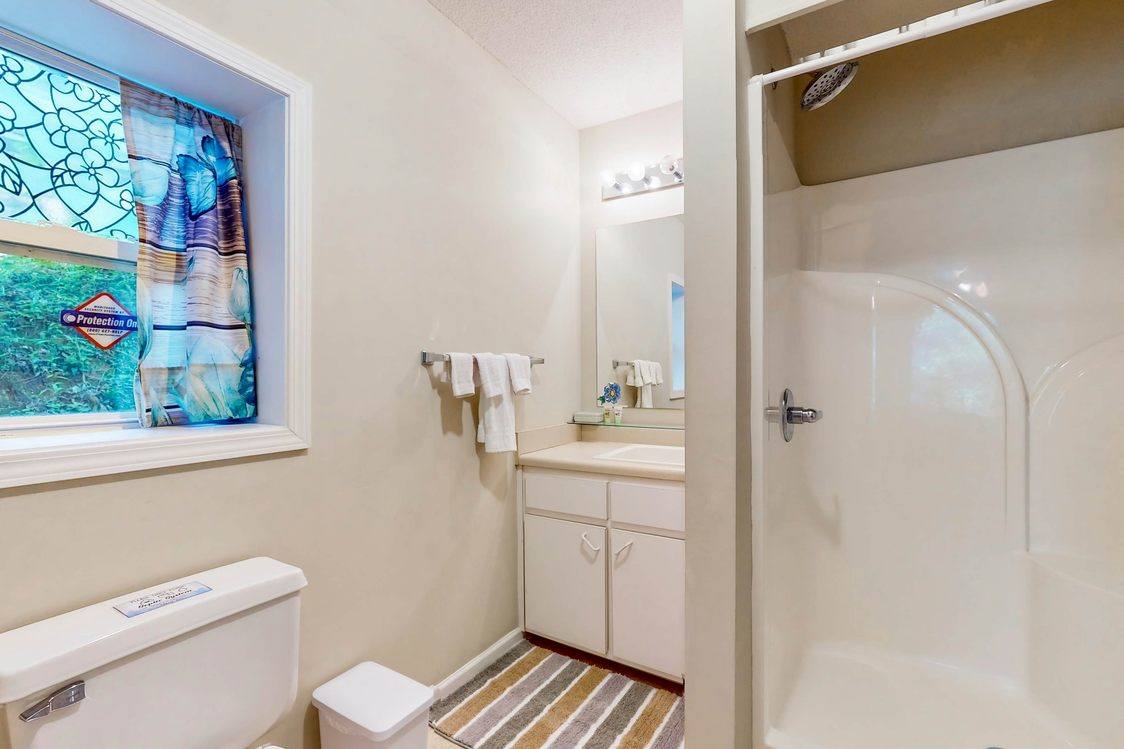 Lake front home with games, fire pit, gas grill and dock