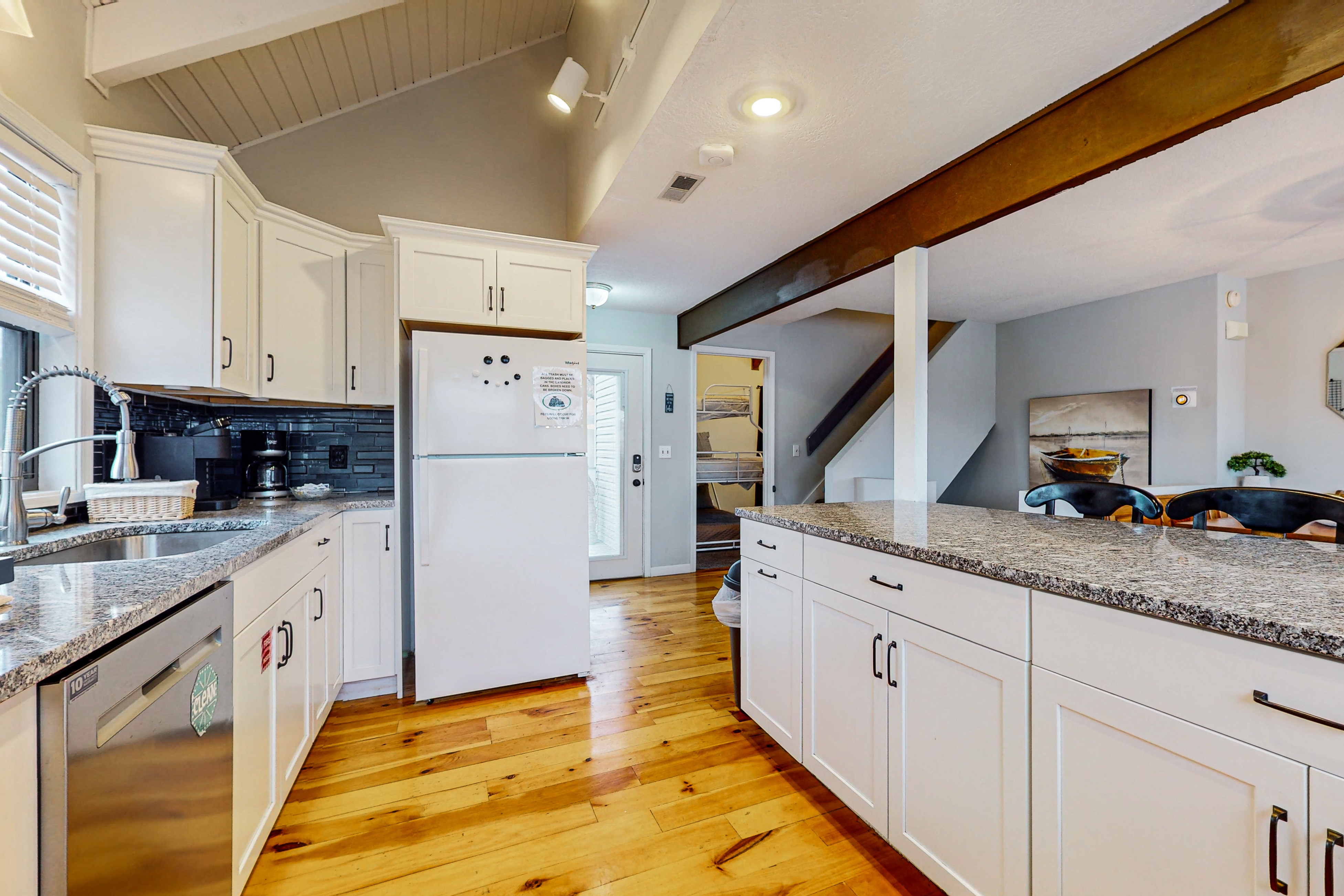 Ultimate Lake Cabin in Deerfield Resort, Sleeps 16・Hot Tub・Outdoor Fun