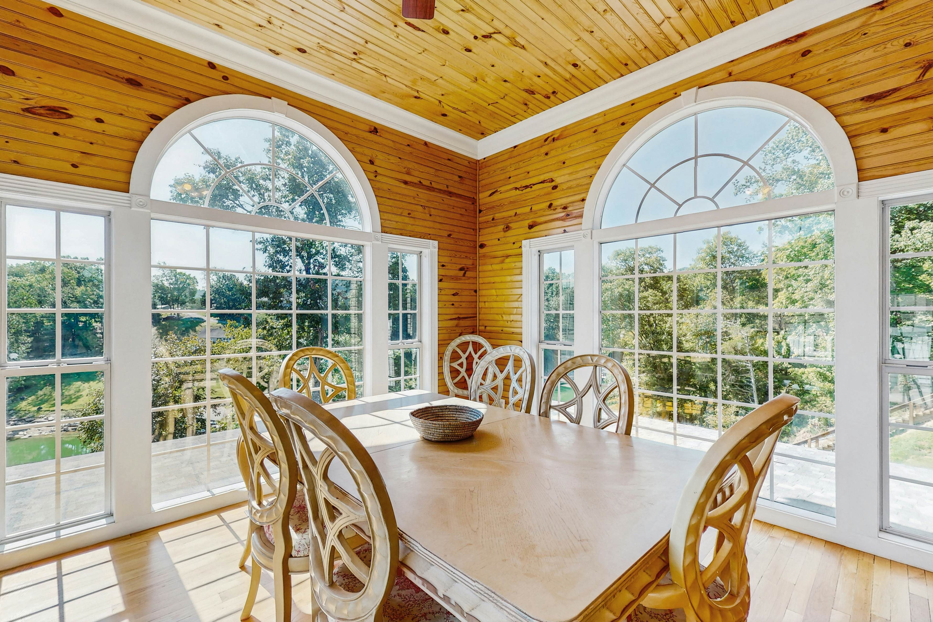 Stunning lake front home w/dock, card tables, wet bar, fire pit & amazing views!