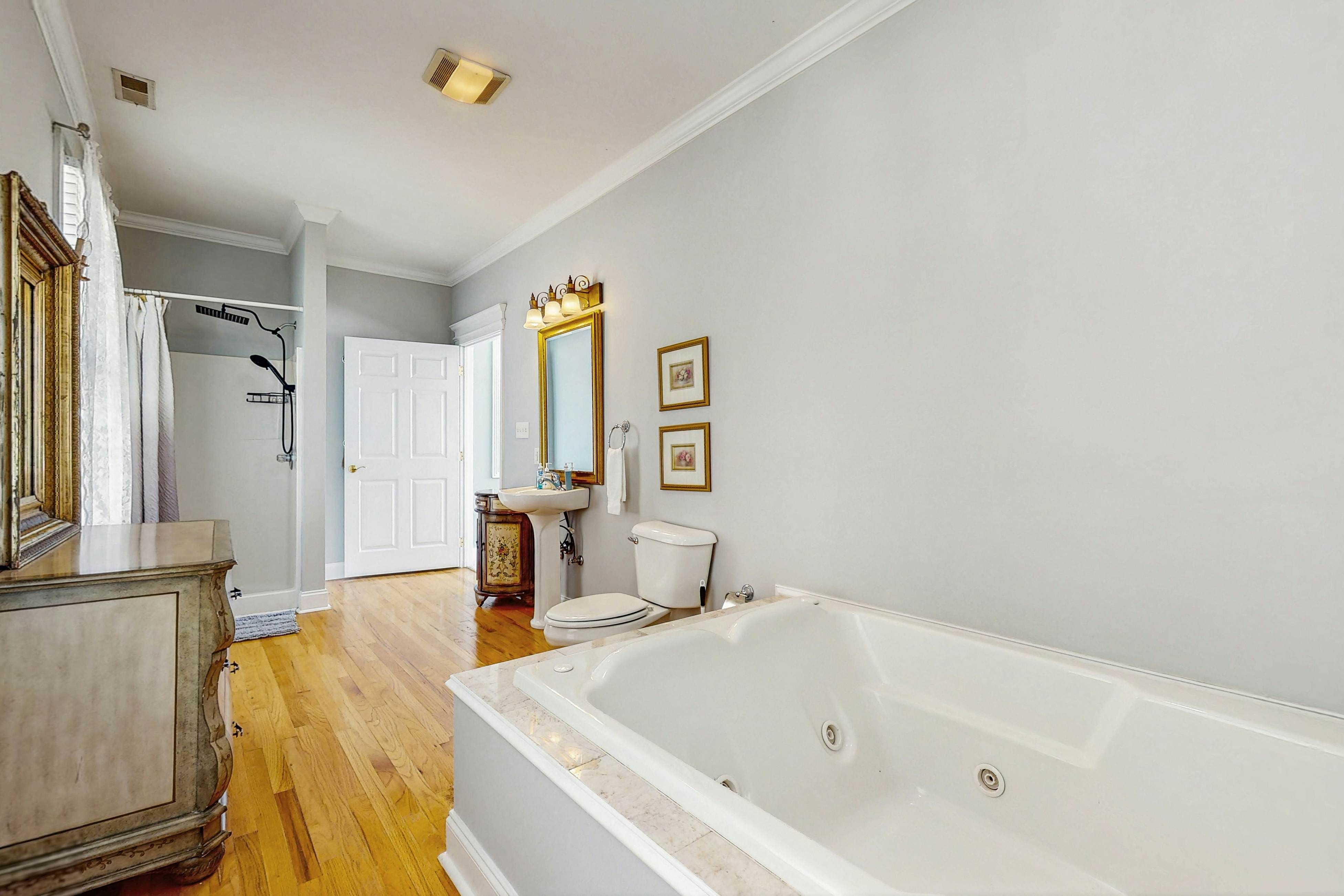 Stunning lake front home w/dock, card tables, wet bar, fire pit & amazing views!