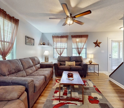 Charming Dog Friendly Home, Sleeps 6・Deck・Grill