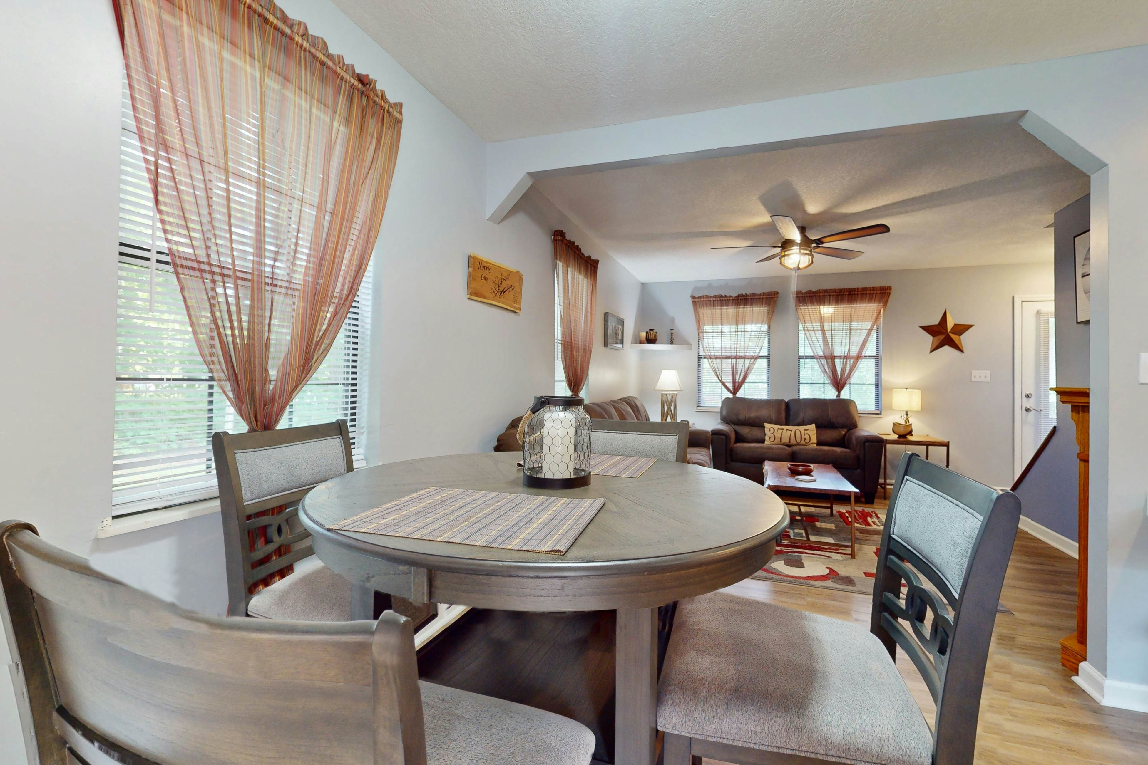 Dog-Friendly Home w/ Deck & Parking・Free Tickets