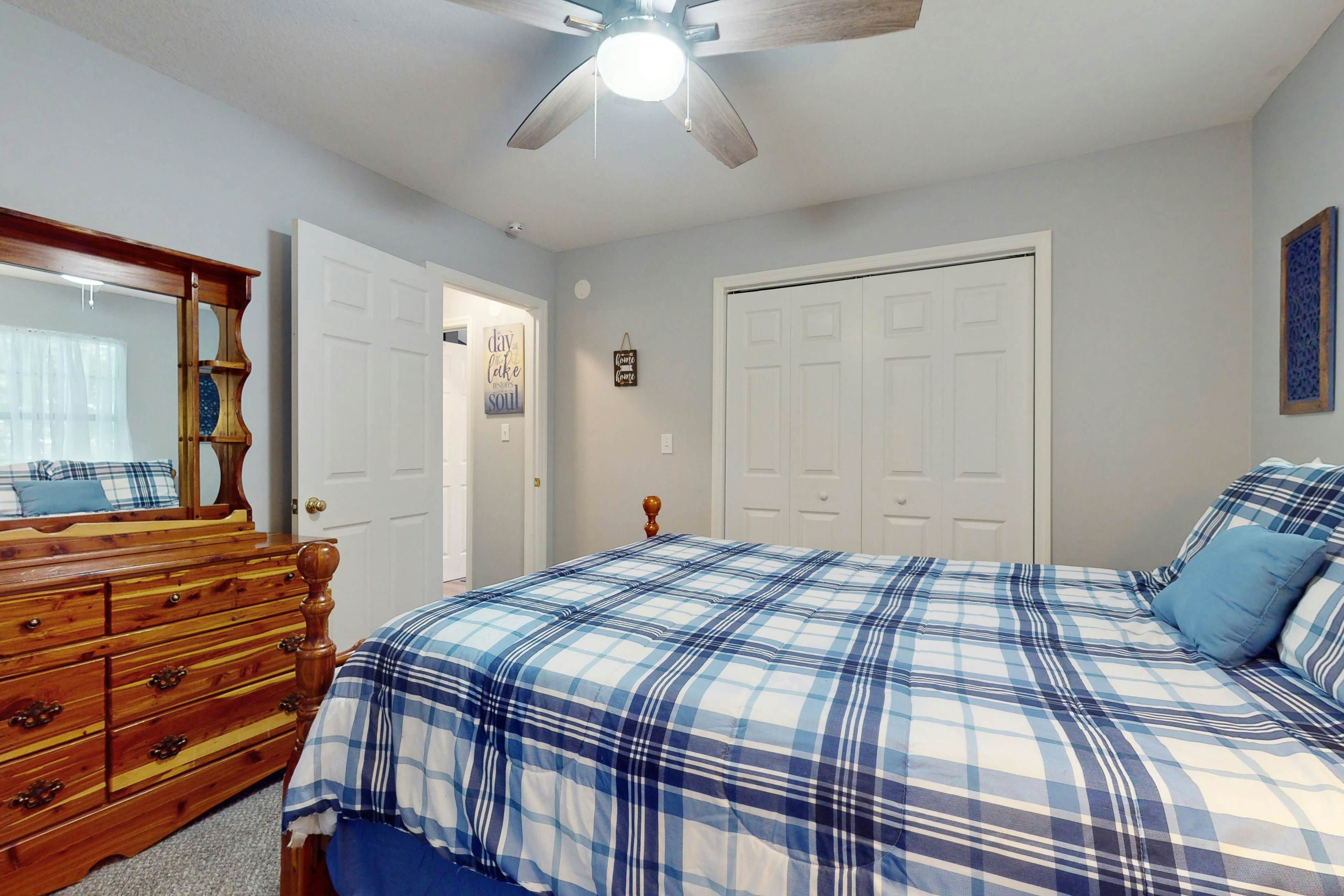 Dog-Friendly Home w/ Deck & Parking・Free Tickets