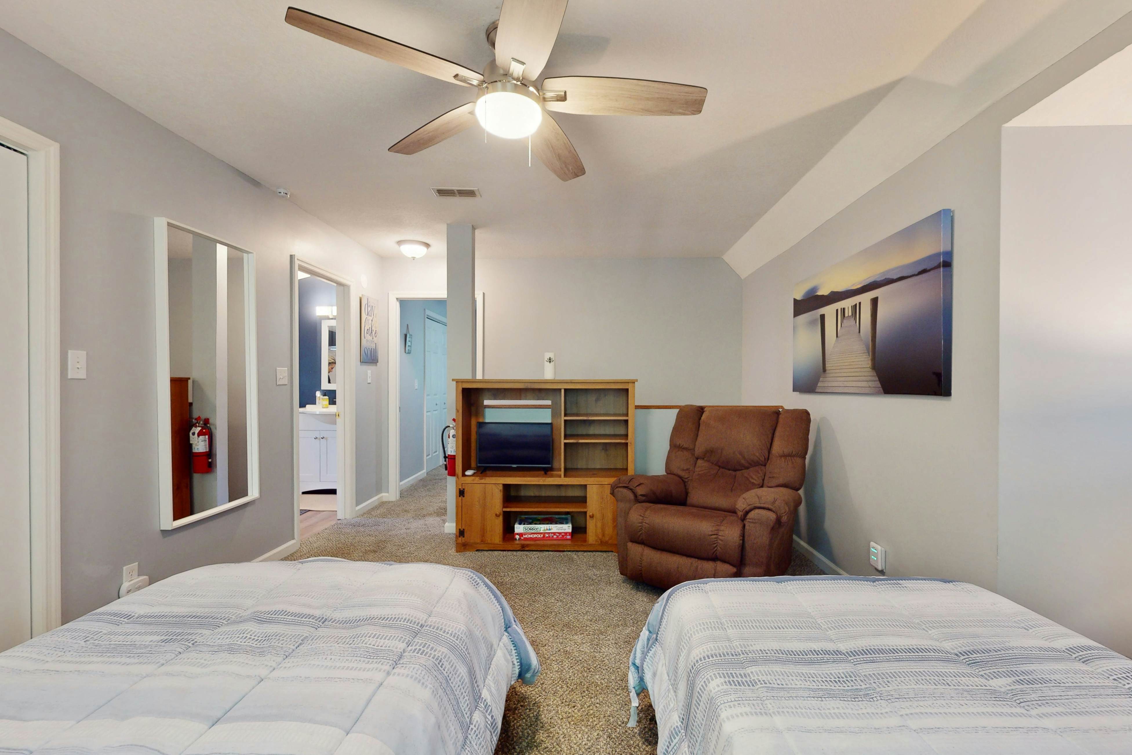 Dog-Friendly Home w/ Deck & Parking・Free Tickets