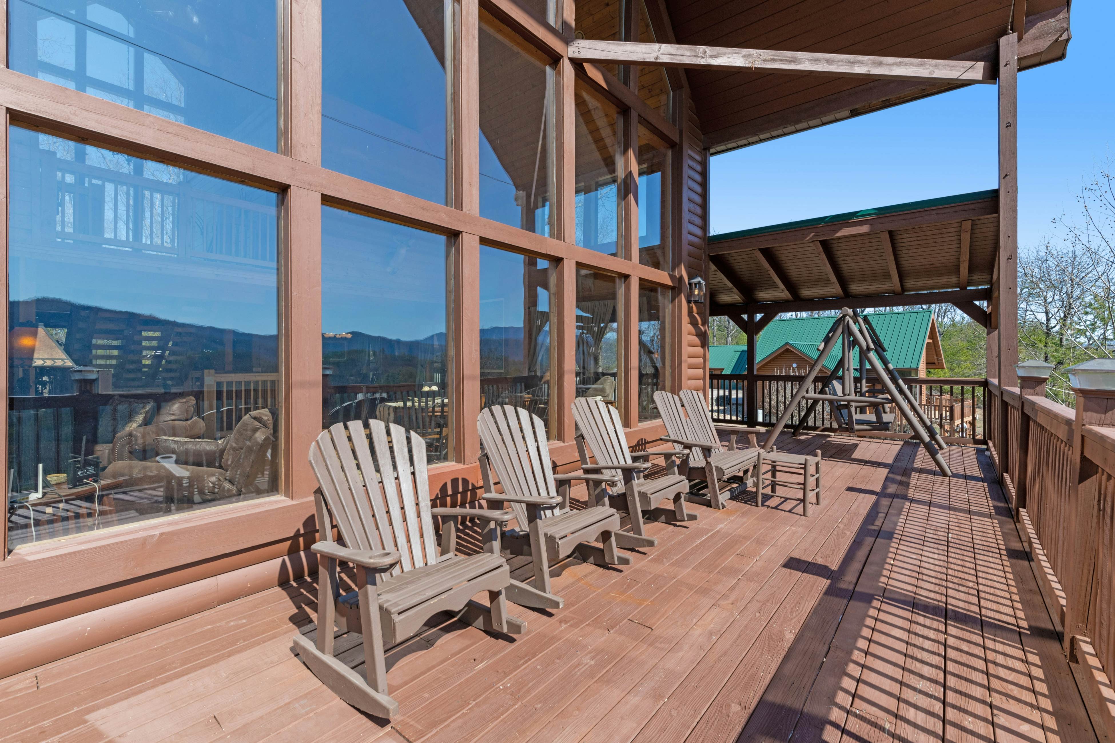 Family Friendly Cabin, Sleeps 8, Pool Table, Hot Tub