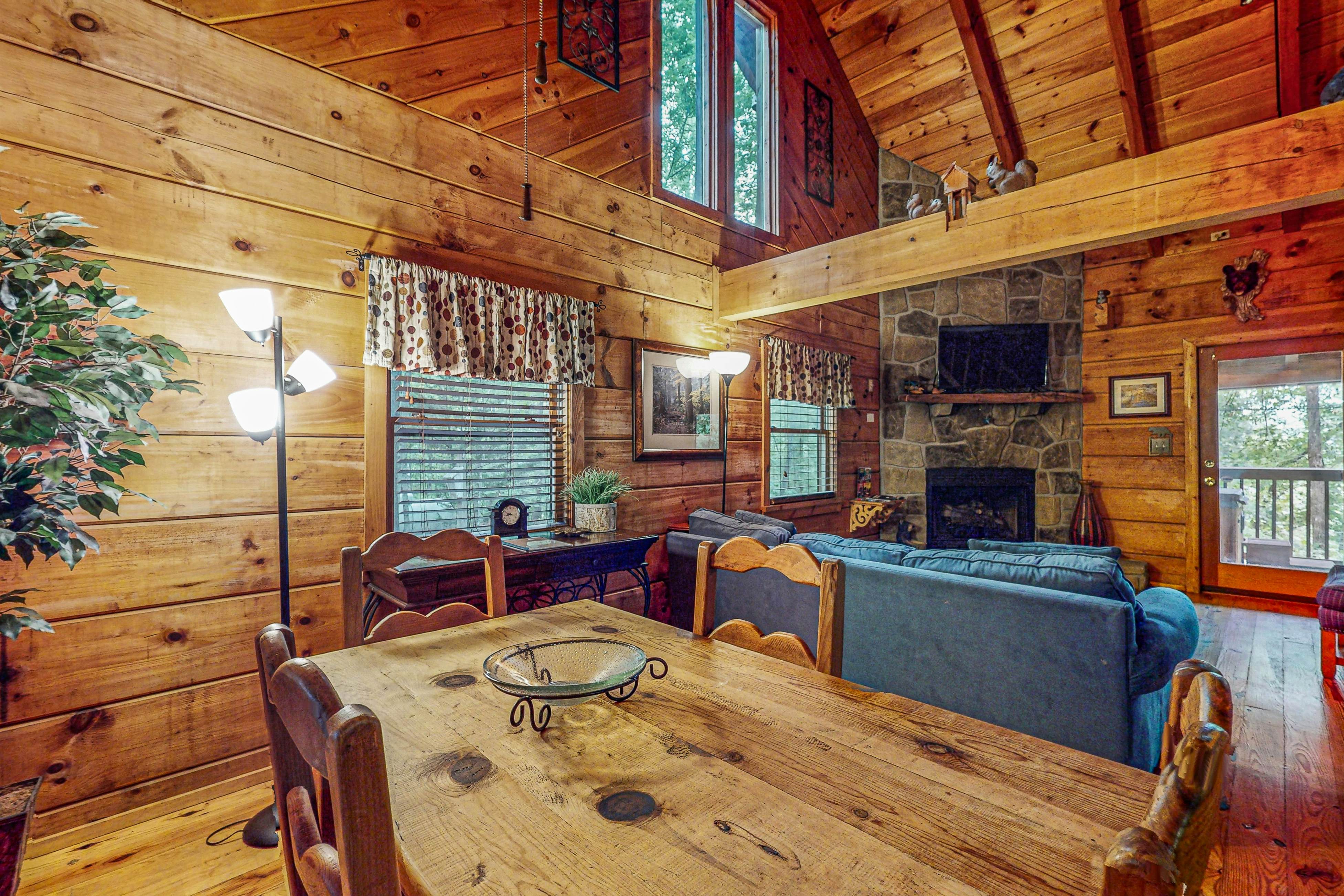 Smoky Mountain retreat with deck, hot tub, pool table, & free attraction tickets