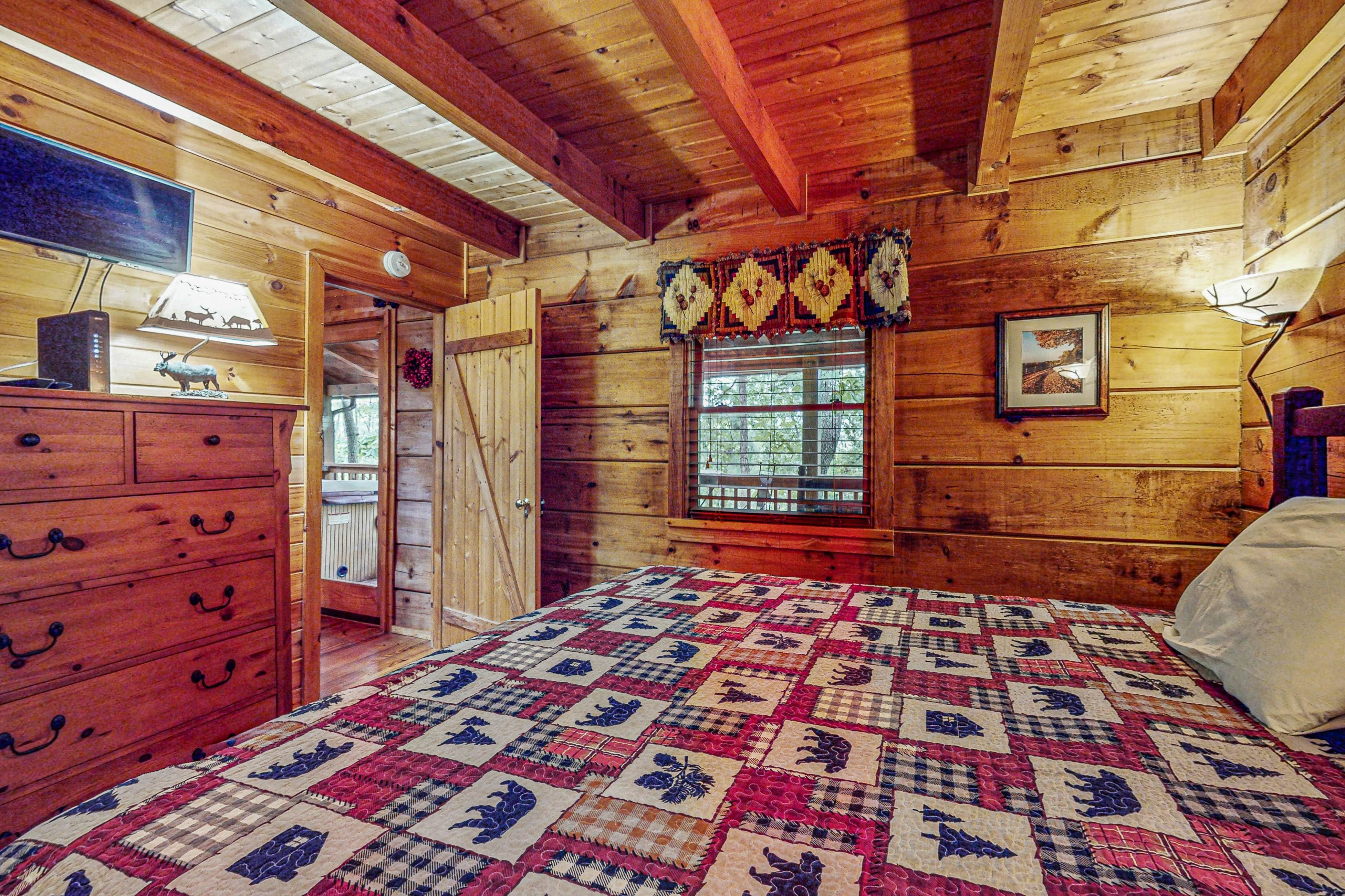 Smoky Mountain retreat with deck, hot tub, pool table, & free attraction tickets