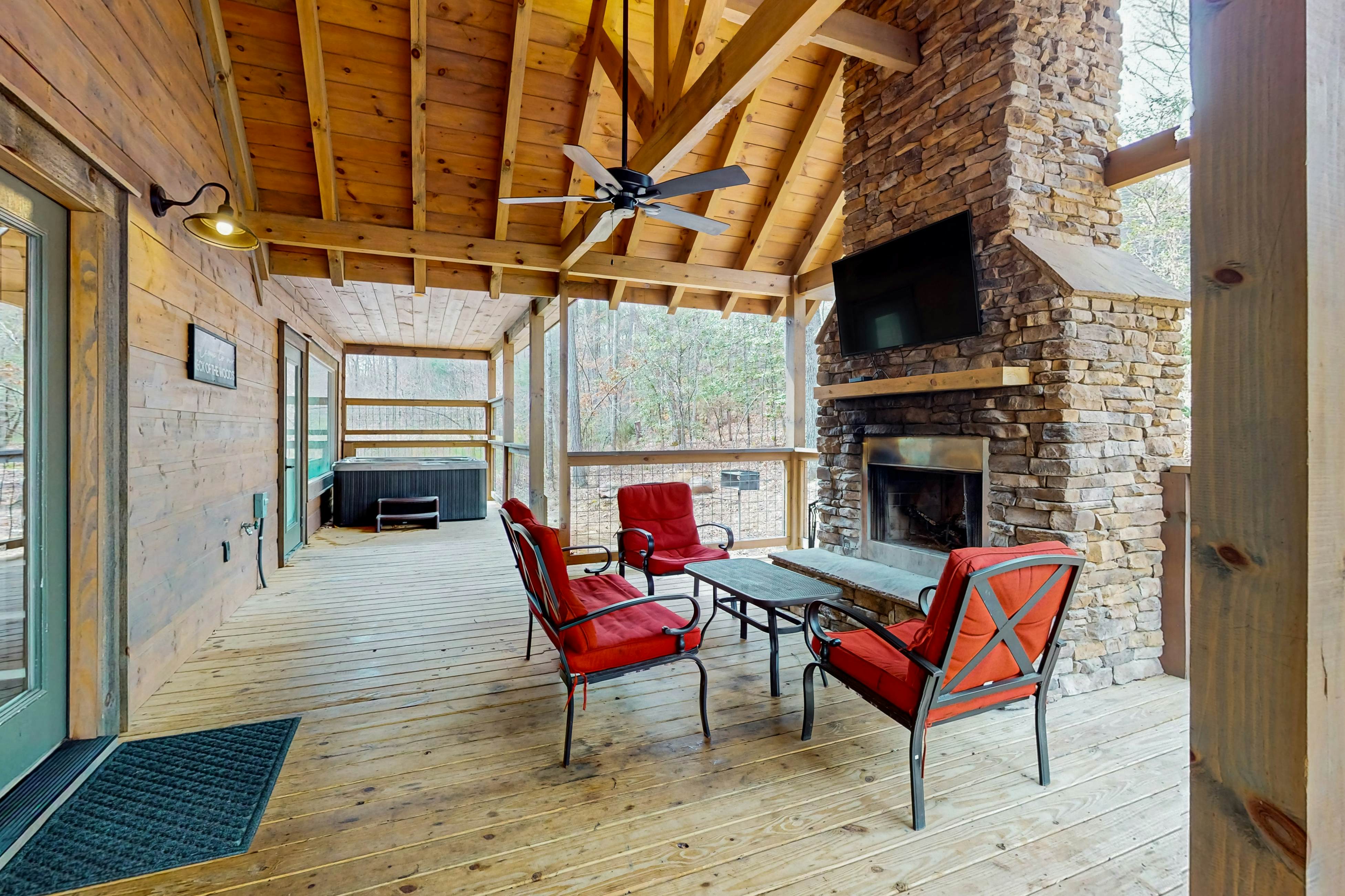 Cozy Cabin, Sleeps 6・Indoor Pool・Hot Tub・Game Room