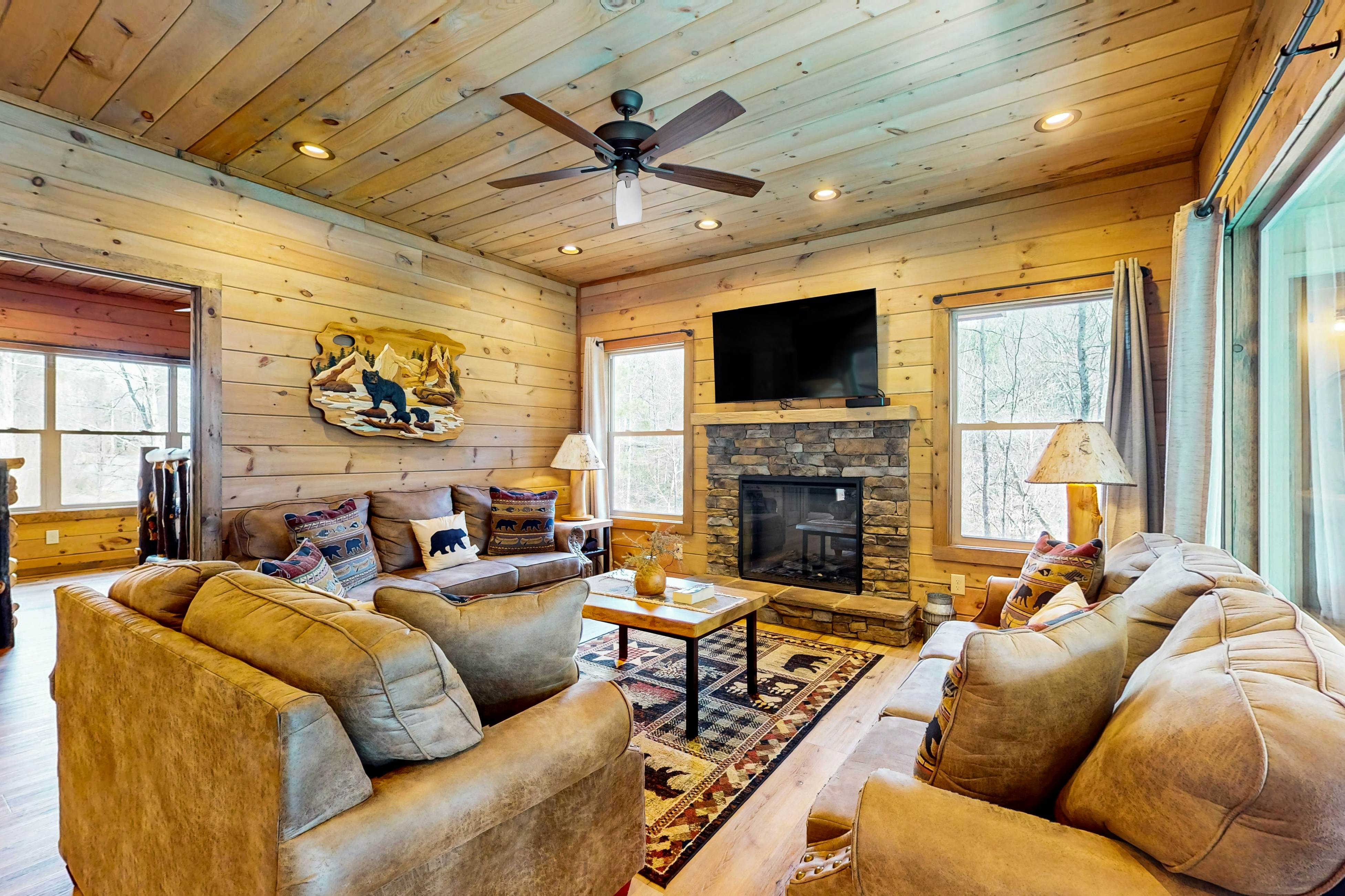 Cozy Cabin, Sleeps 6・Indoor Pool・Hot Tub・Game Room