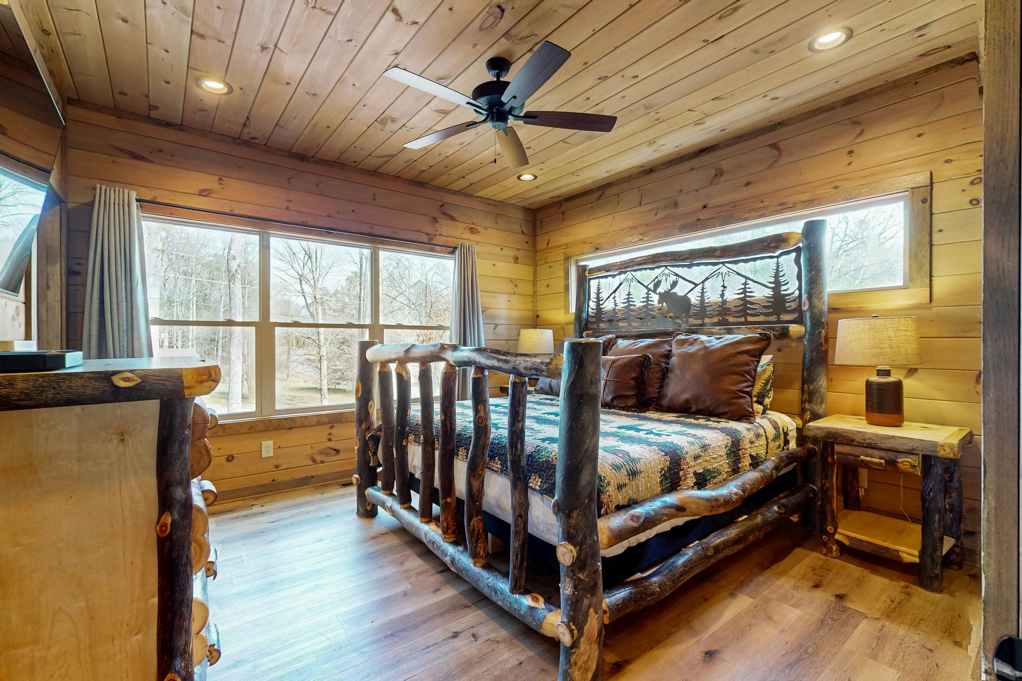 Cozy Cabin, Sleeps 6・Indoor Pool・Hot Tub・Game Room