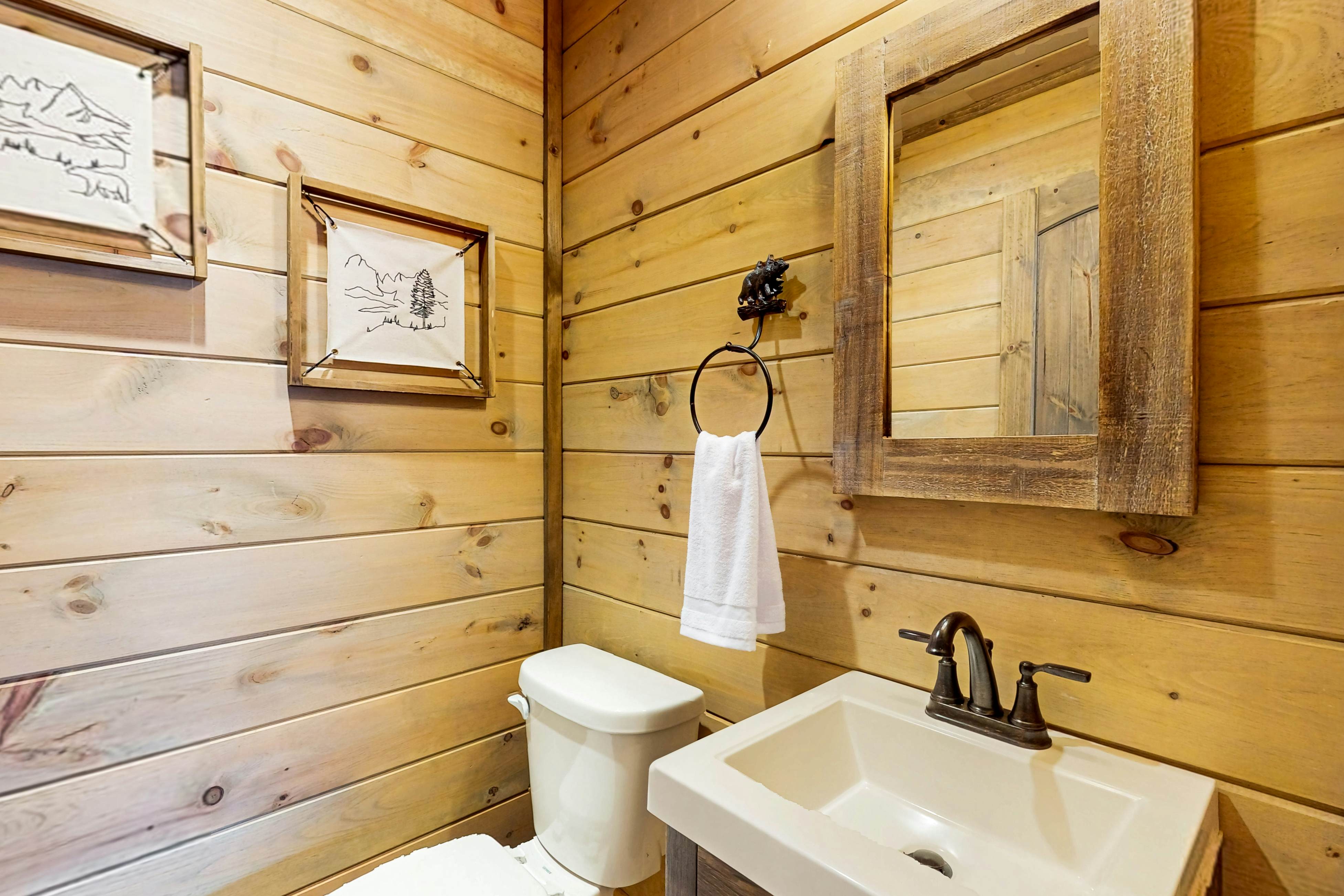 Cozy Cabin, Sleeps 6・Indoor Pool・Hot Tub・Game Room