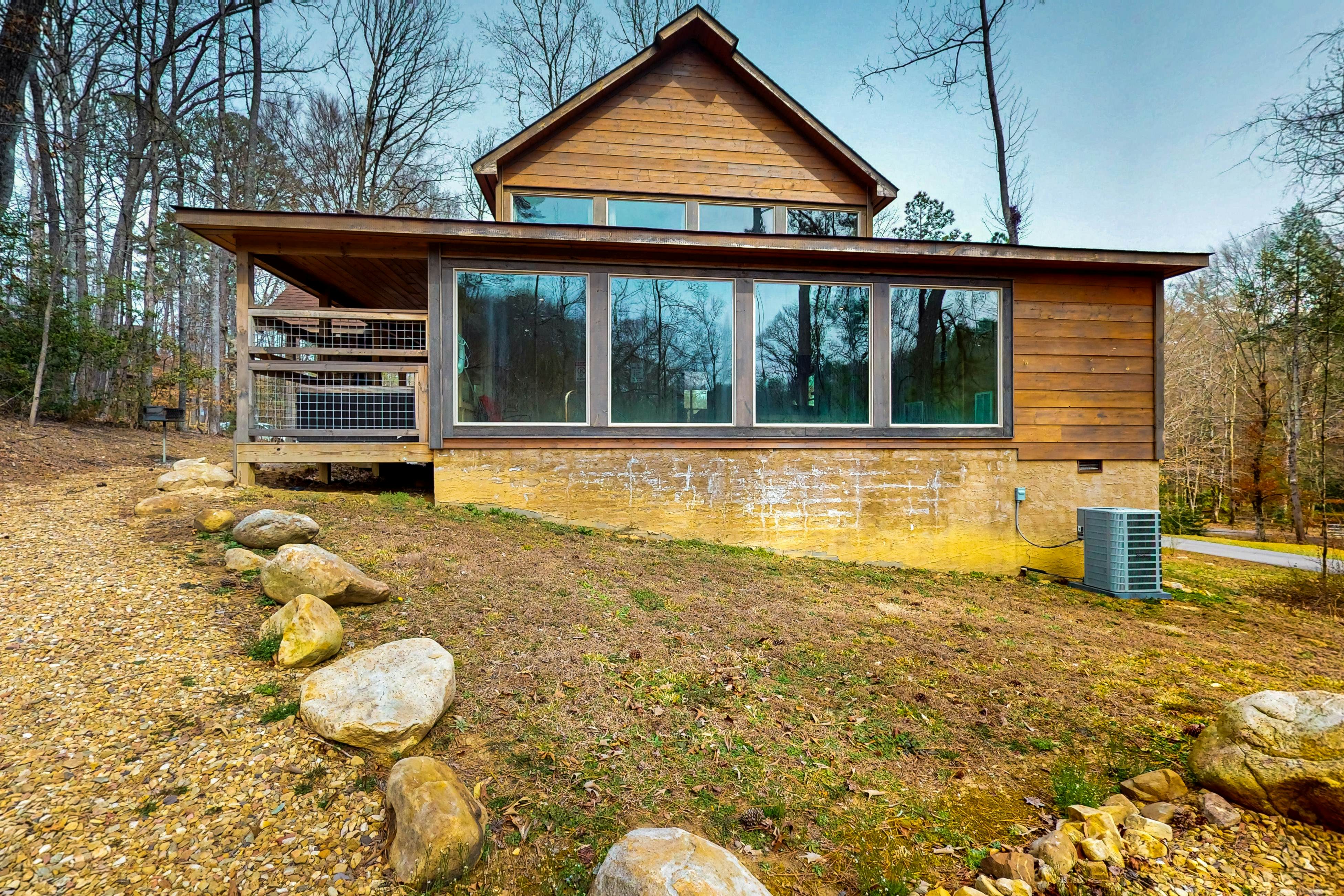 Cozy Cabin, Sleeps 6・Indoor Pool・Hot Tub・Game Room