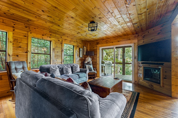 Cozy Mtn View Home, Sleeps 15・Hot Tub・Games ・Gym