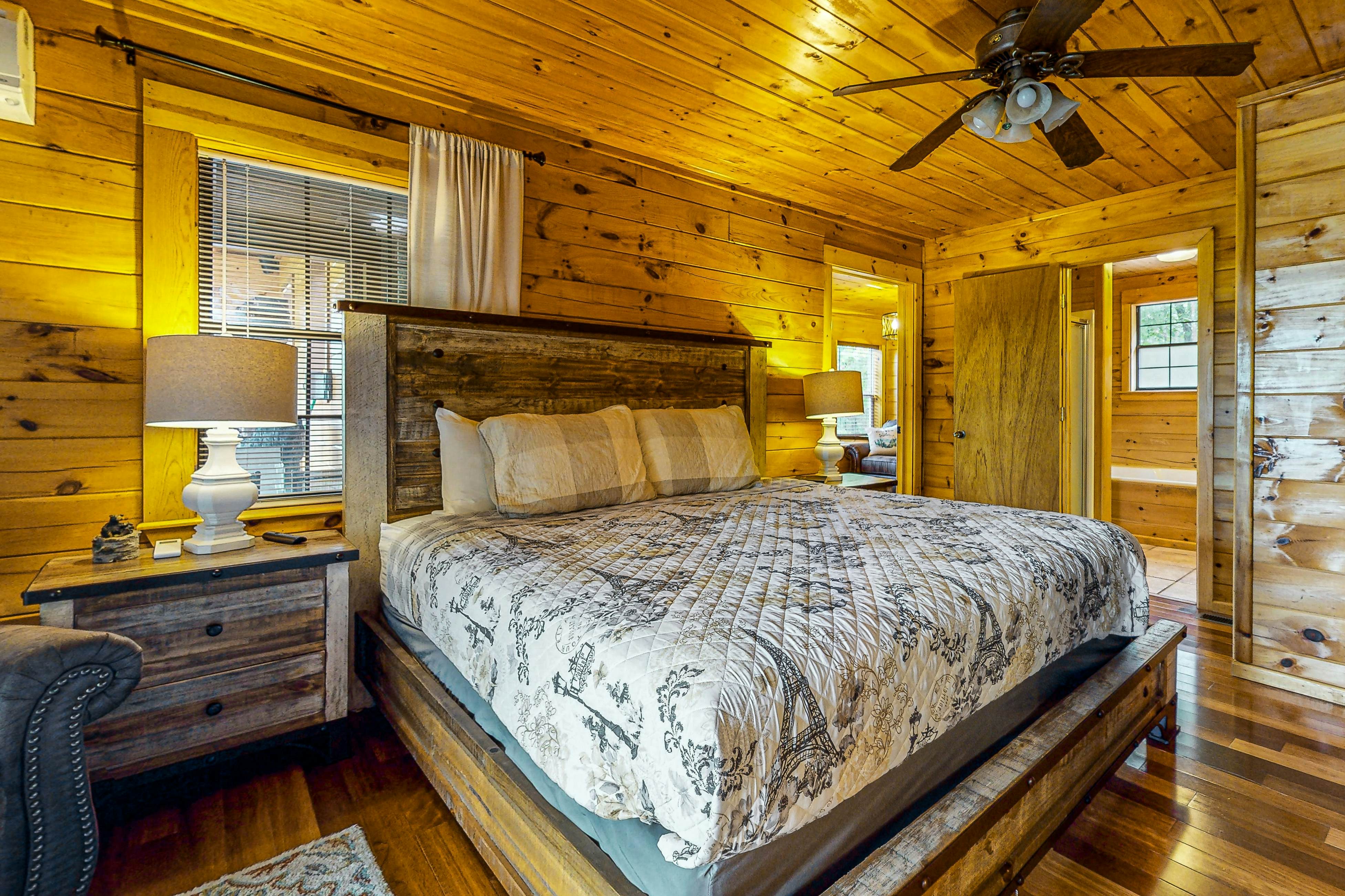 Mtn view home w/ hot tub, playhouse, game room, & gym + free attraction tickets