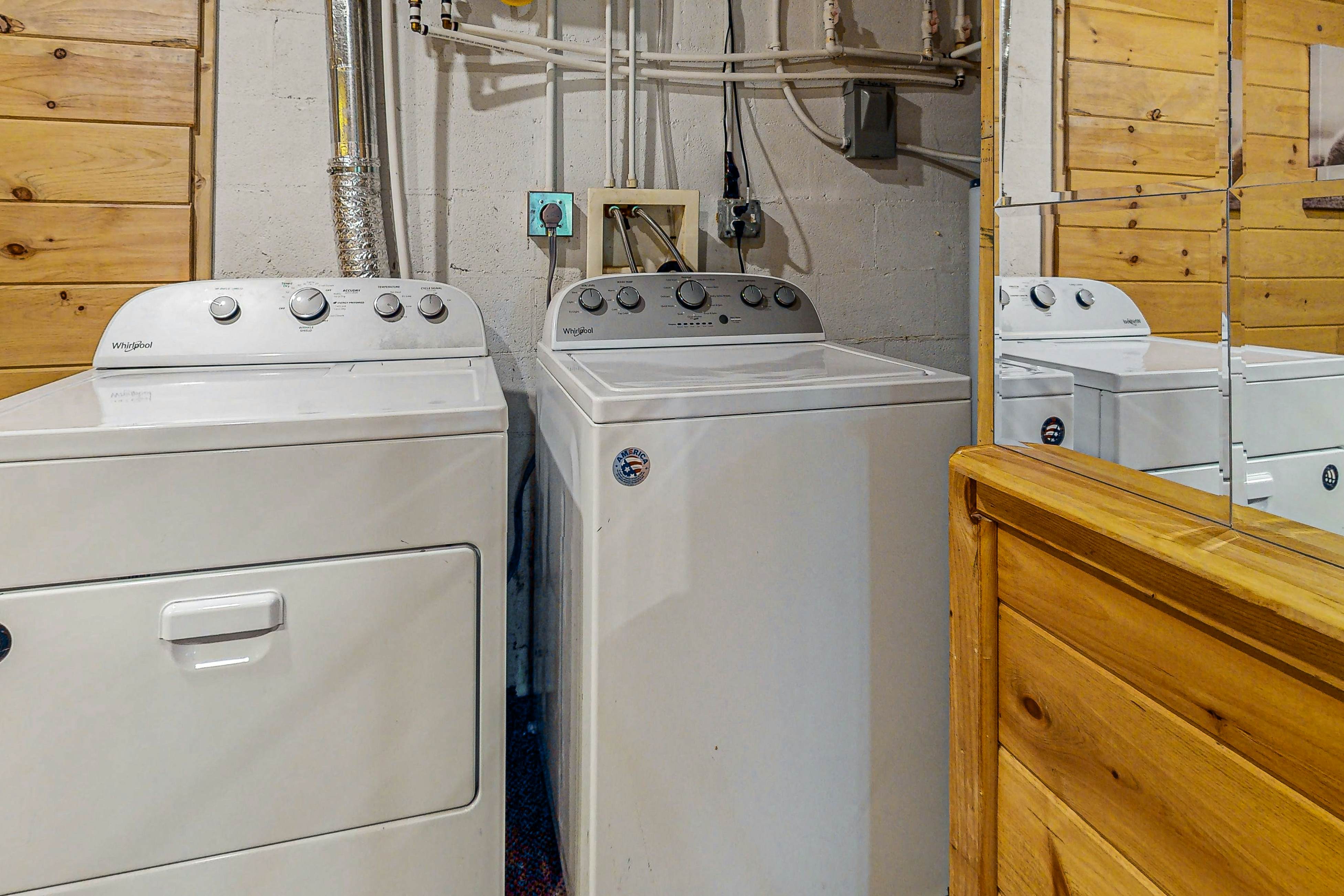 Mtn view home w/ hot tub, playhouse, game room, & gym + free attraction tickets