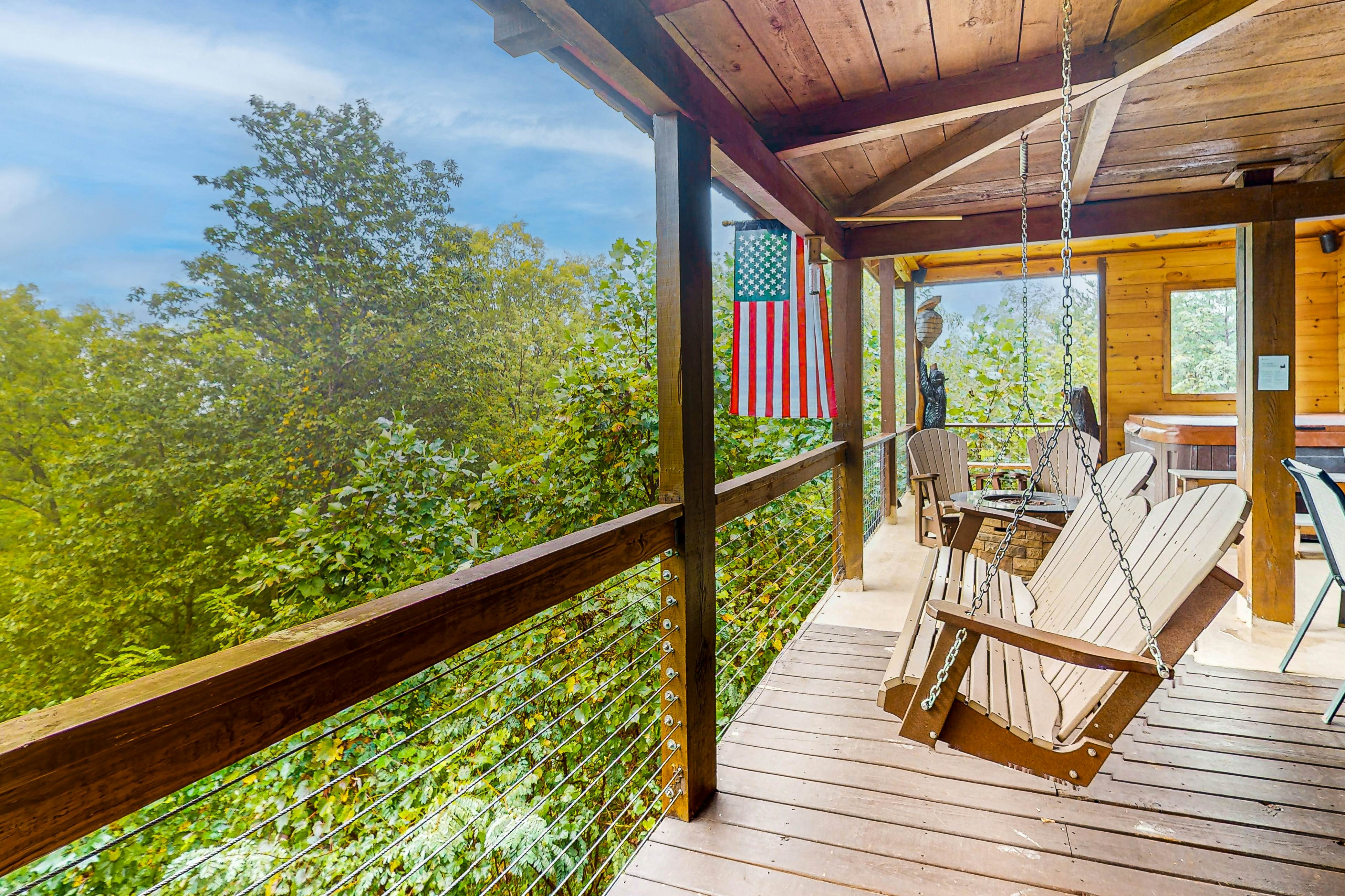 Mtn view home w/ hot tub, playhouse, game room, & gym + free attraction tickets