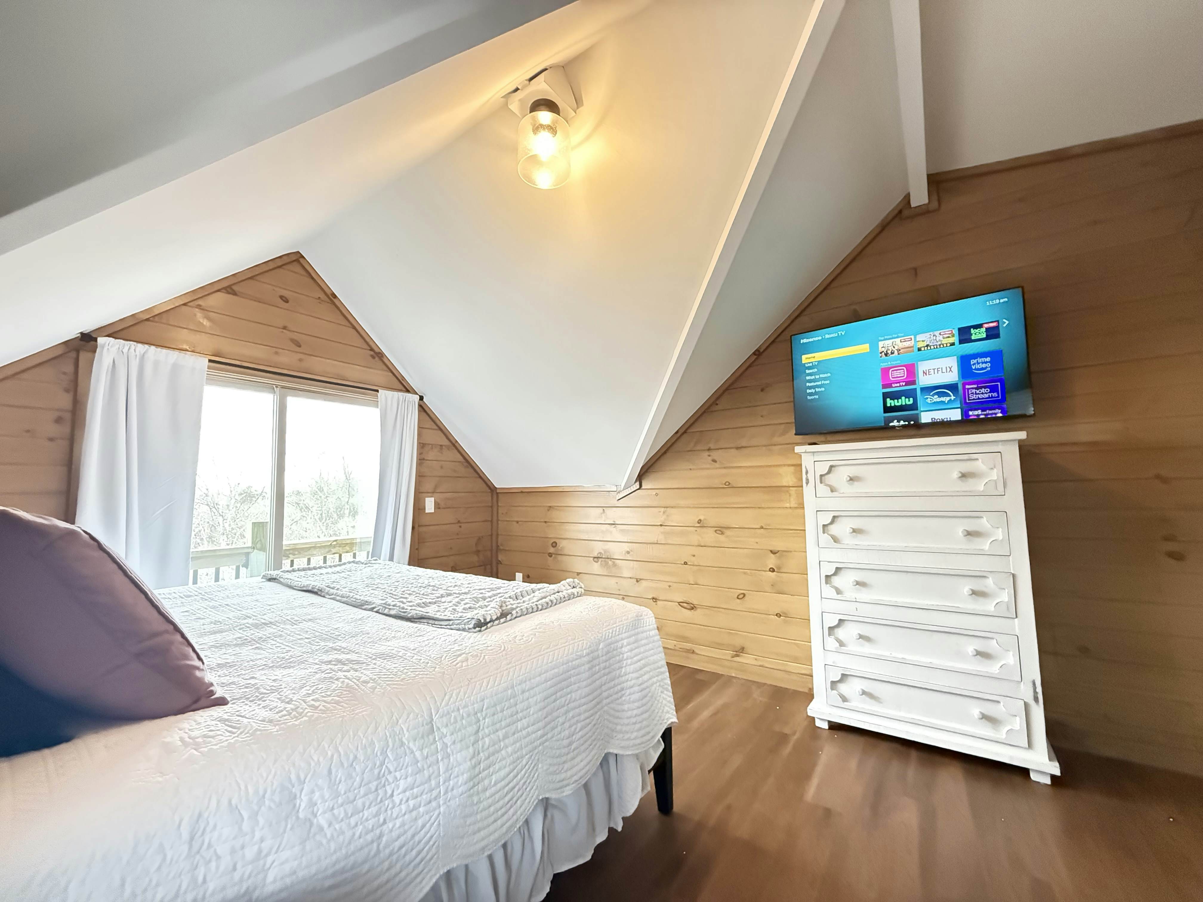 Scenic Lake View Cabin, Sleep 15・Game room・Hot Tub