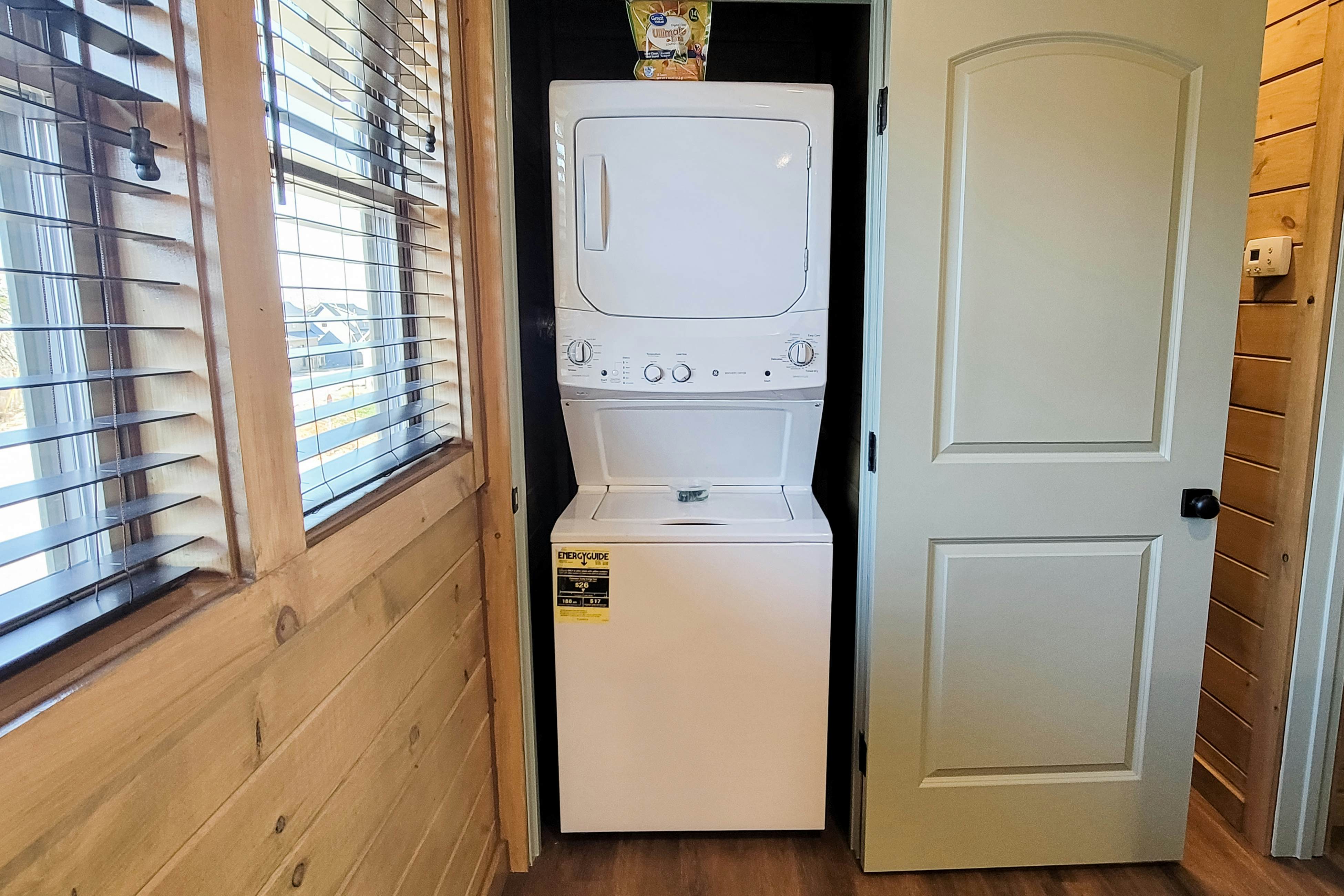 Scenic Lake View Cabin, Sleep 15・Game room・Hot Tub