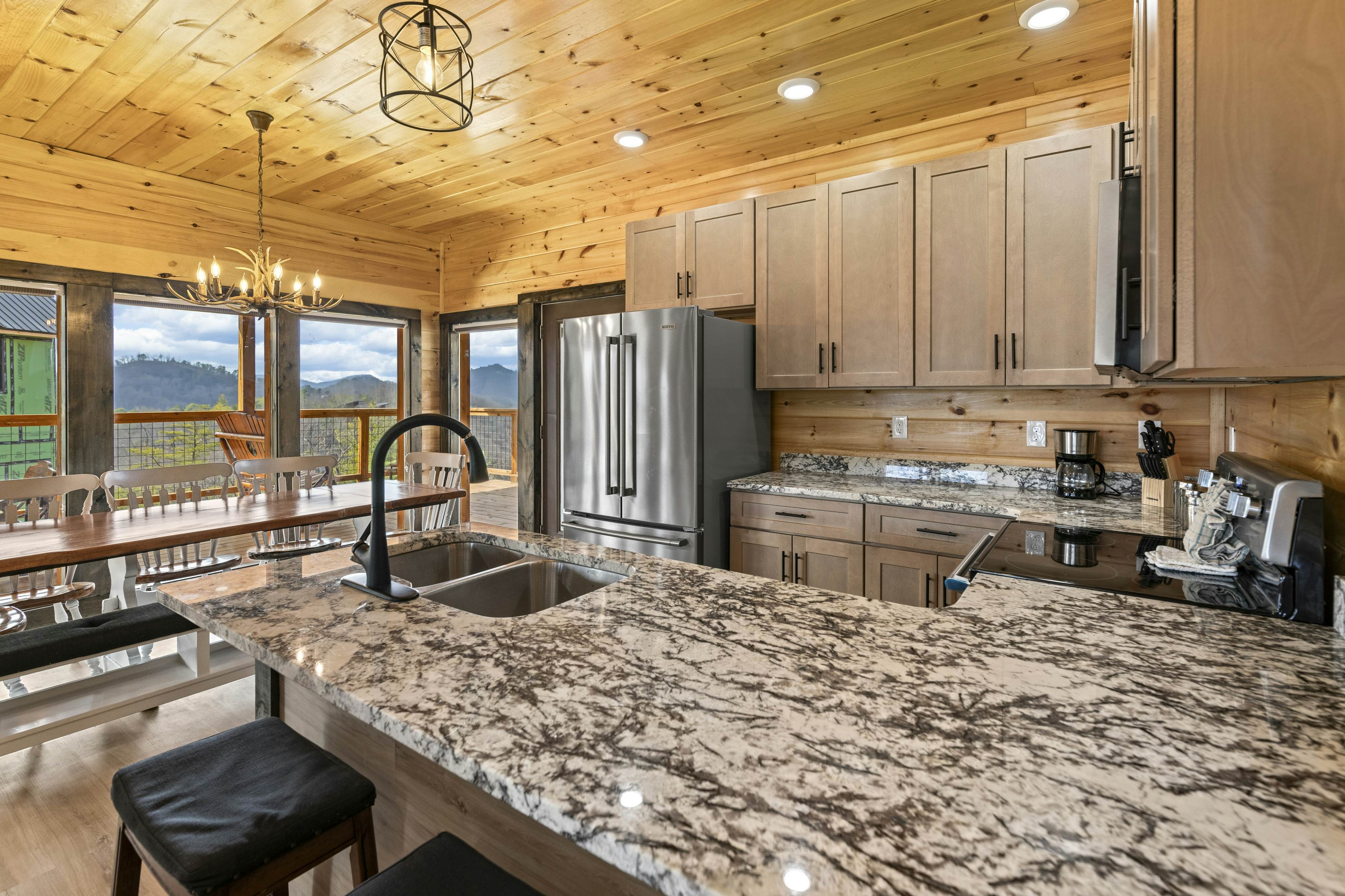 Lovely cabin with tons of amenities, pool, hot tub, theater, pool table, et al!