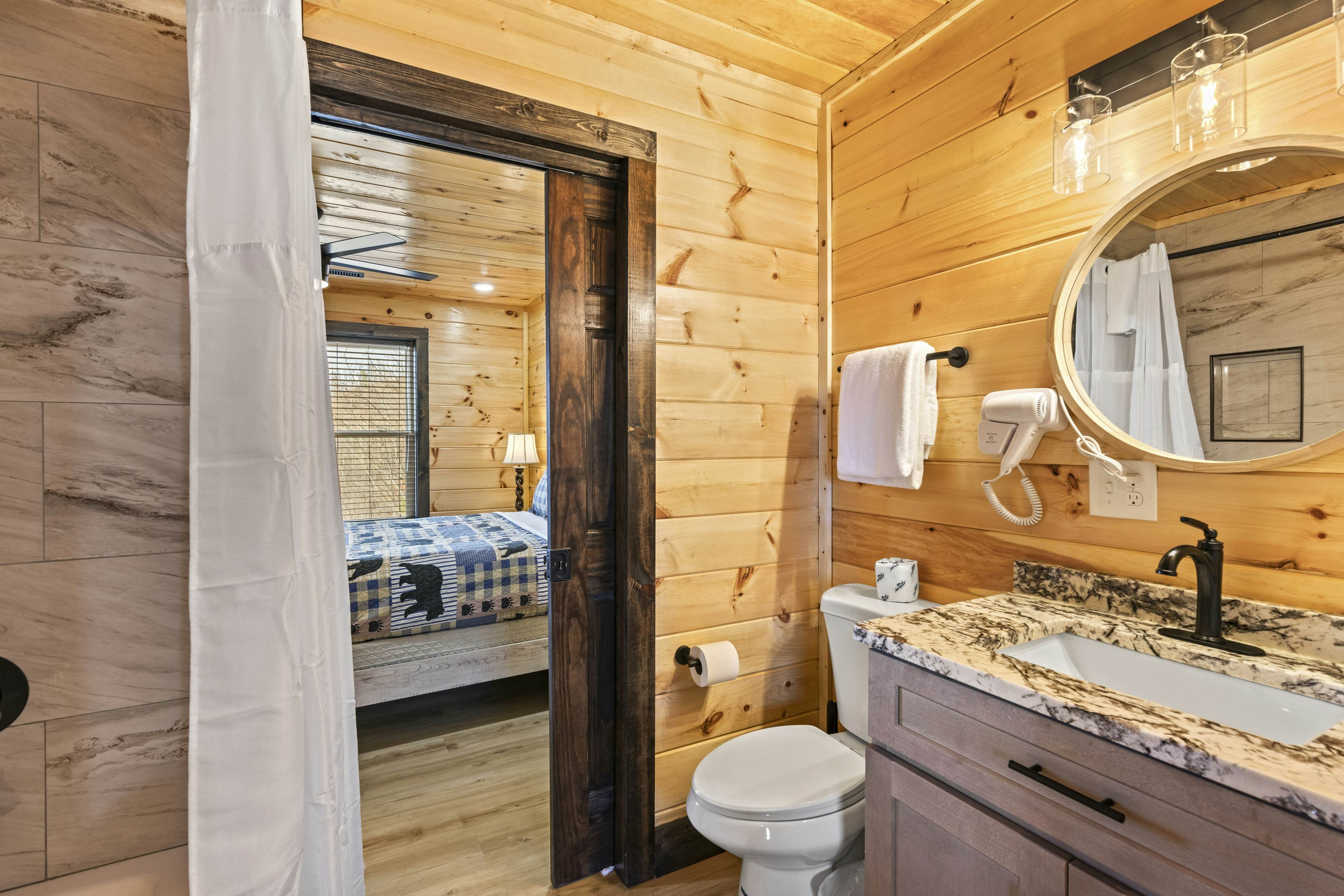 Lovely cabin with tons of amenities, pool, hot tub, theater, pool table, et al!
