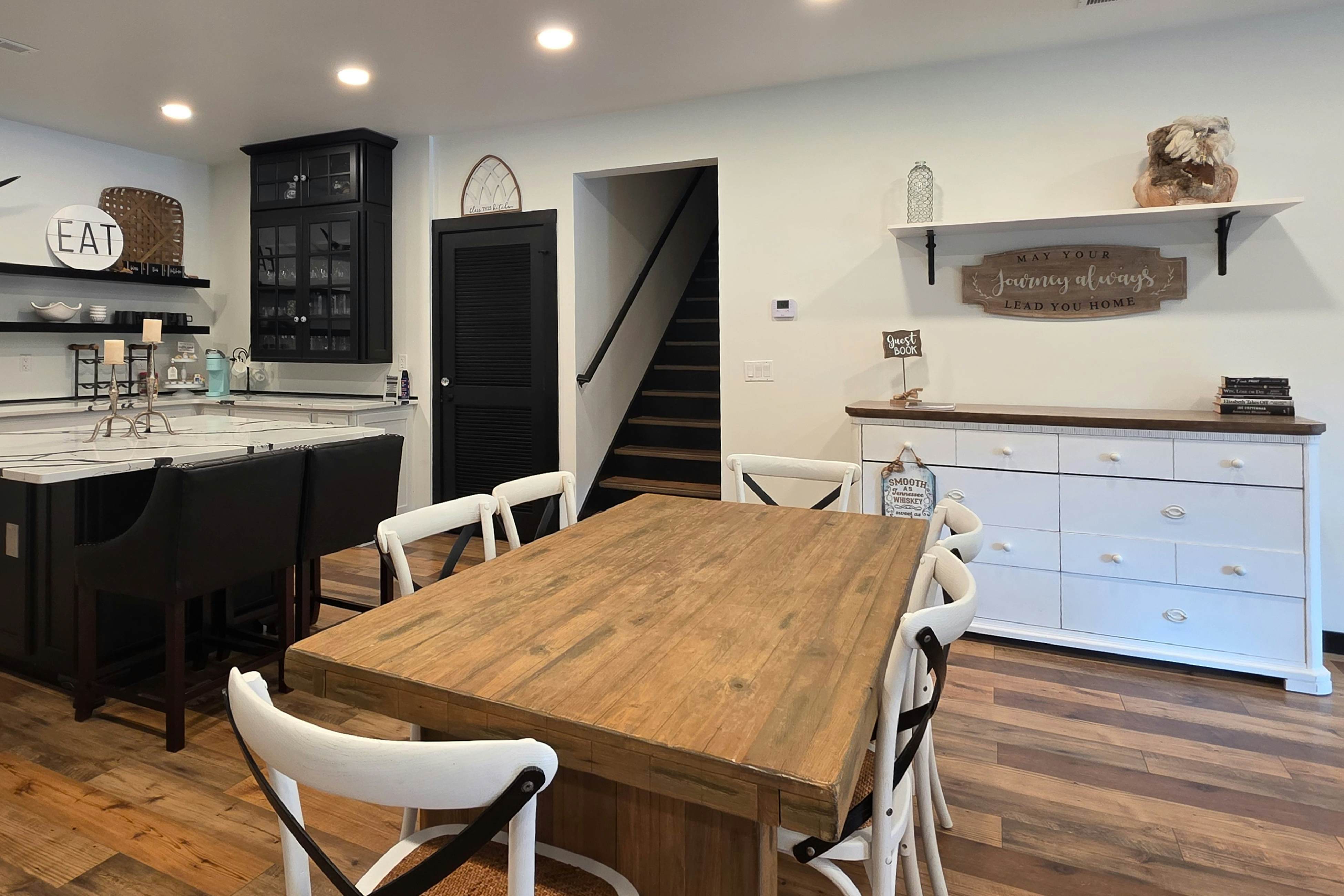 Beautiful Lake Front Retreat, Sleeps 4・Dock・Games