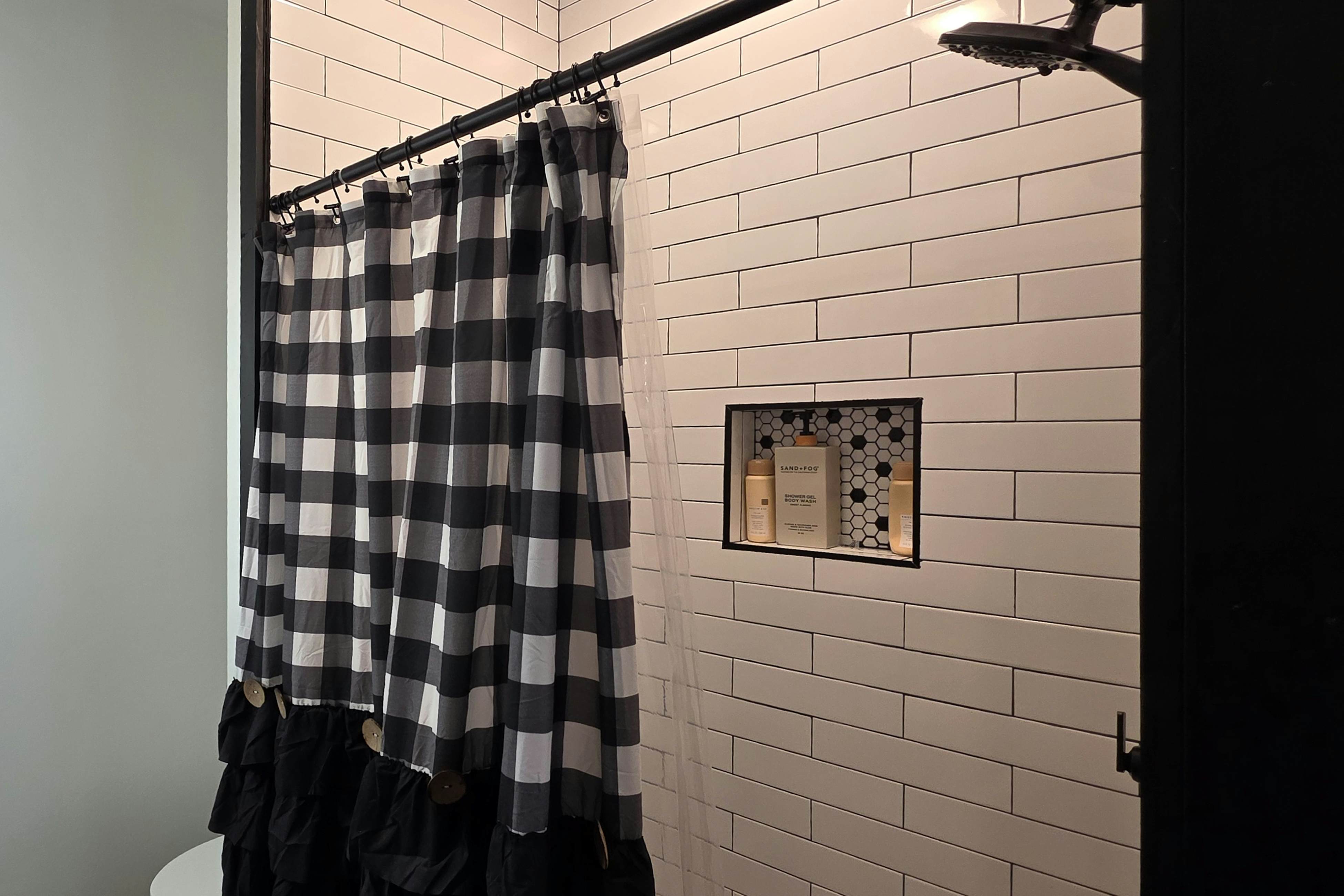 Beautiful Lake Front Retreat, Sleeps 4・Dock・Games