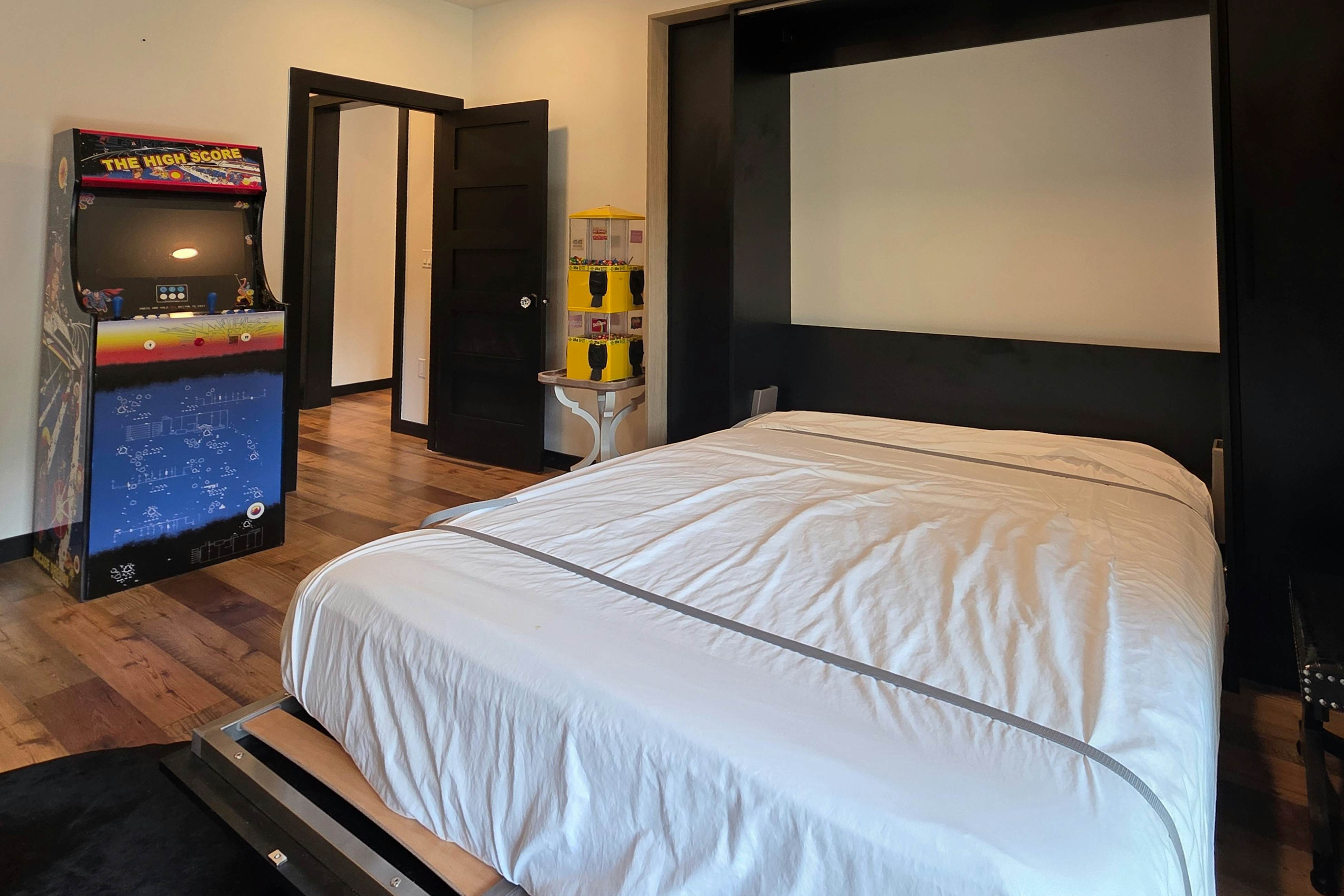 Beautiful Lake Front Retreat, Sleeps 4・Dock・Games