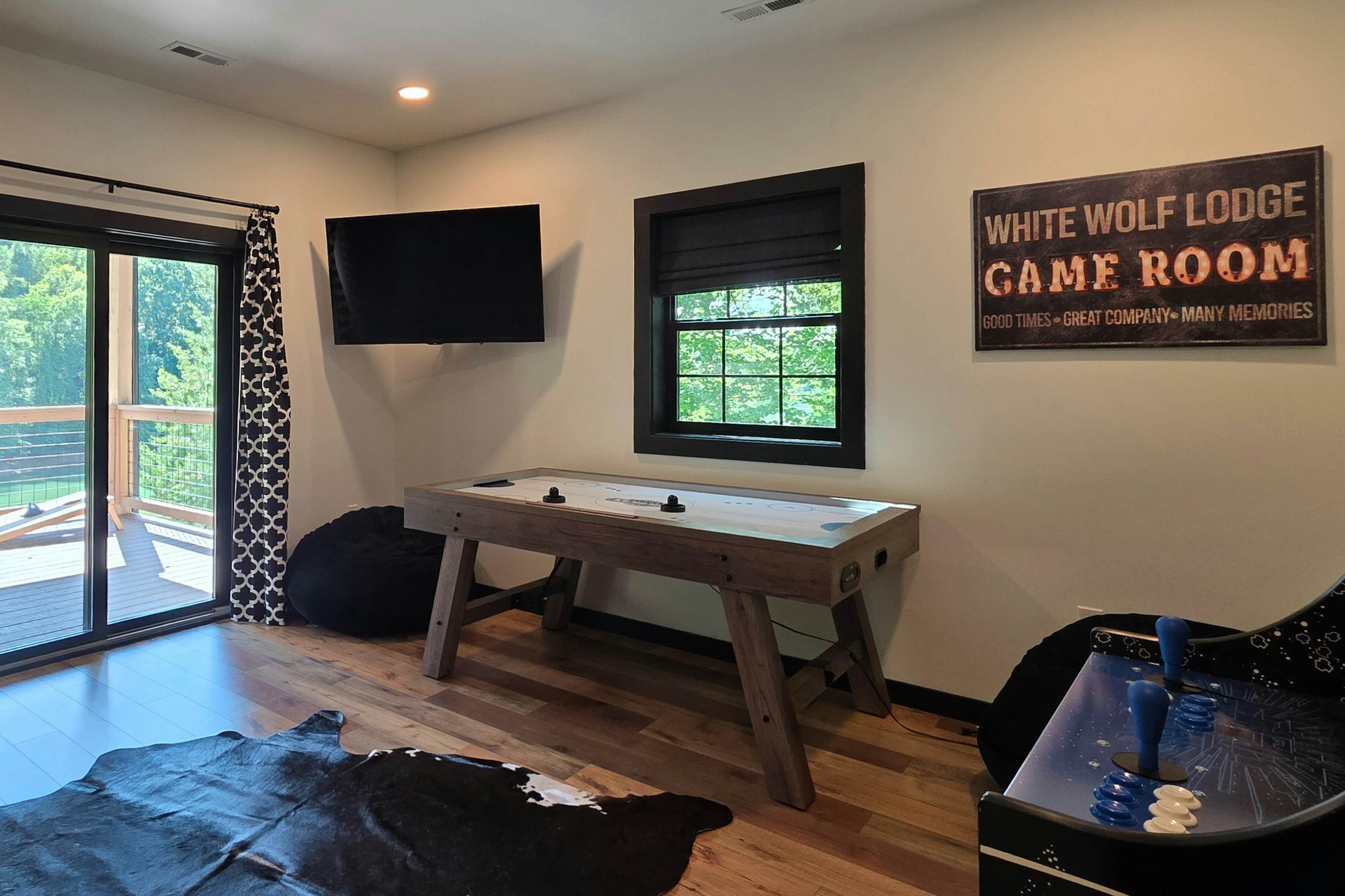 Beautiful Lake Front Retreat, Sleeps 4・Dock・Games