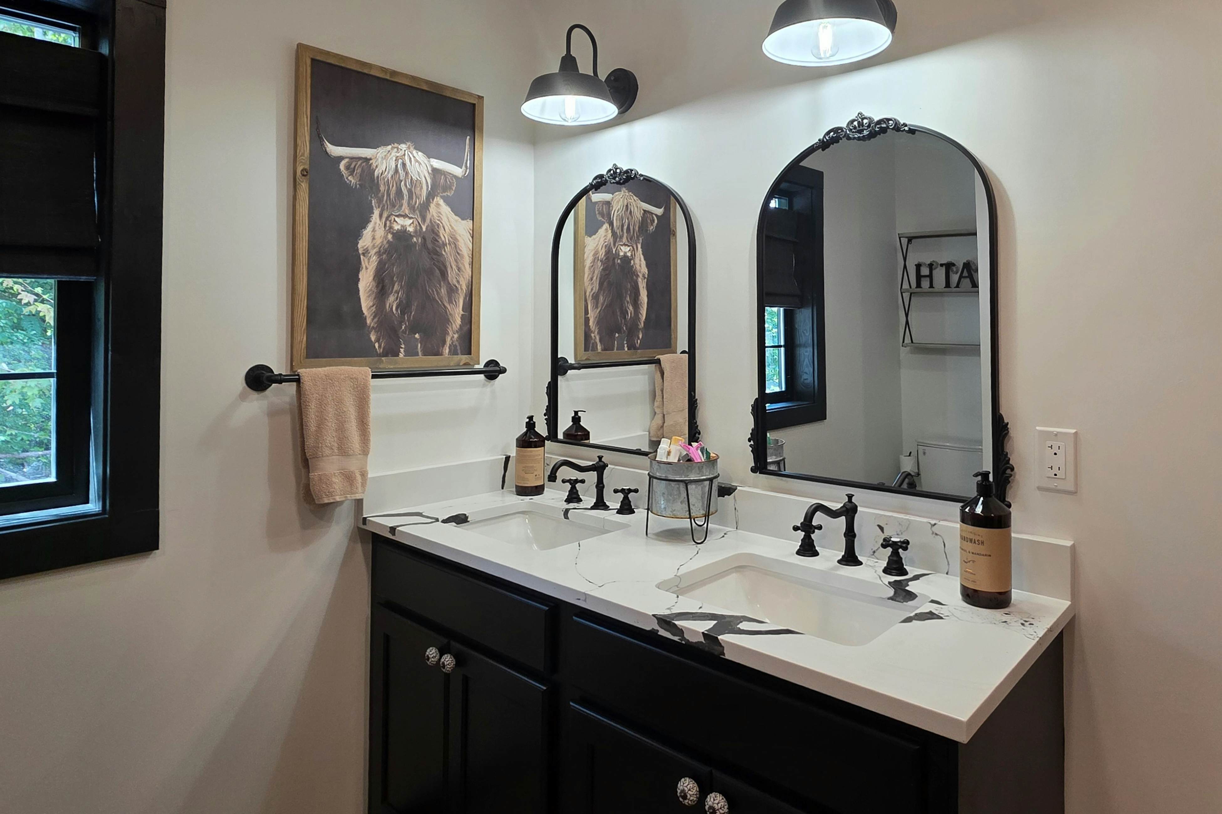 Beautiful Lake Front Retreat, Sleeps 4・Dock・Games