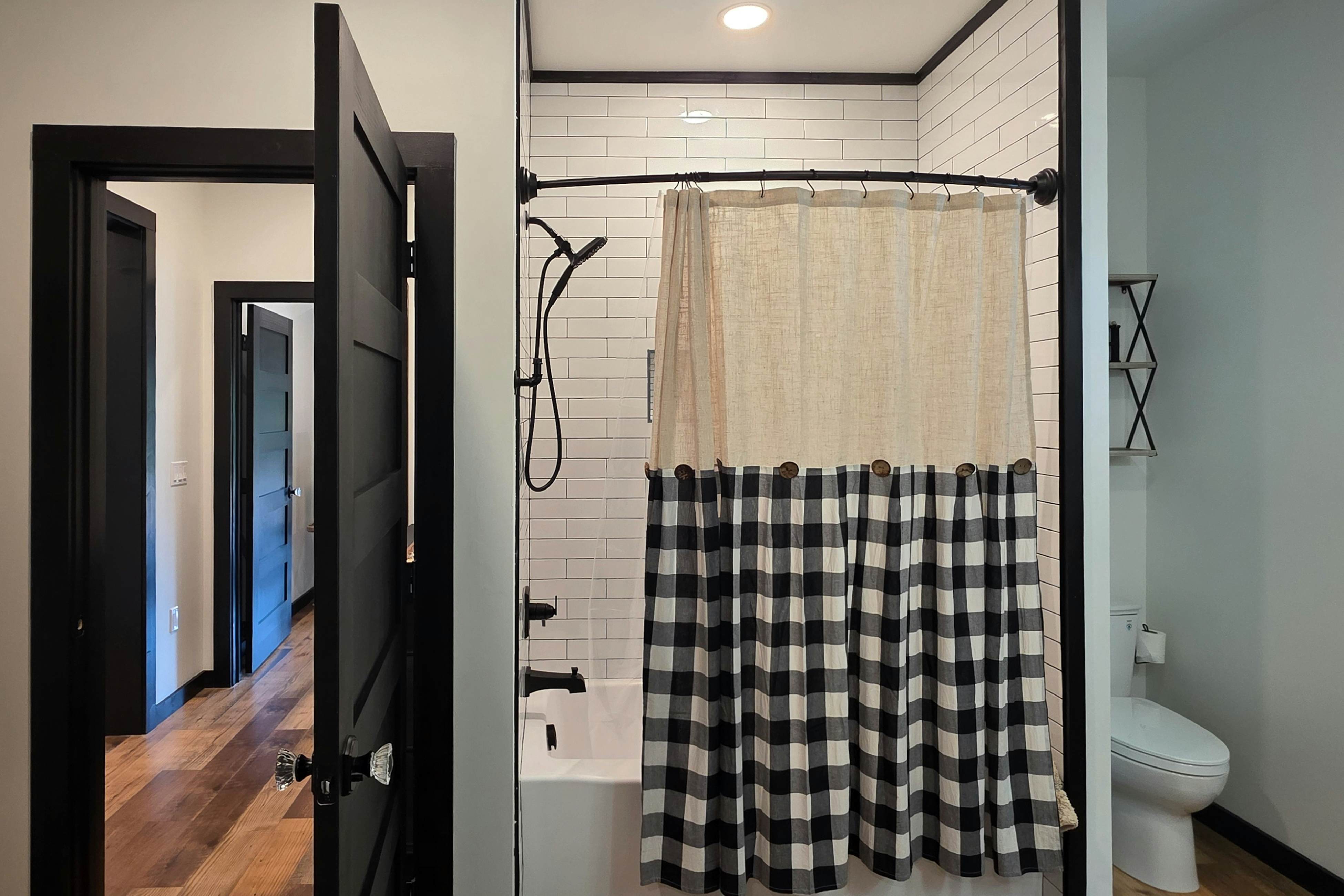 Beautiful Lake Front Retreat, Sleeps 4・Dock・Games