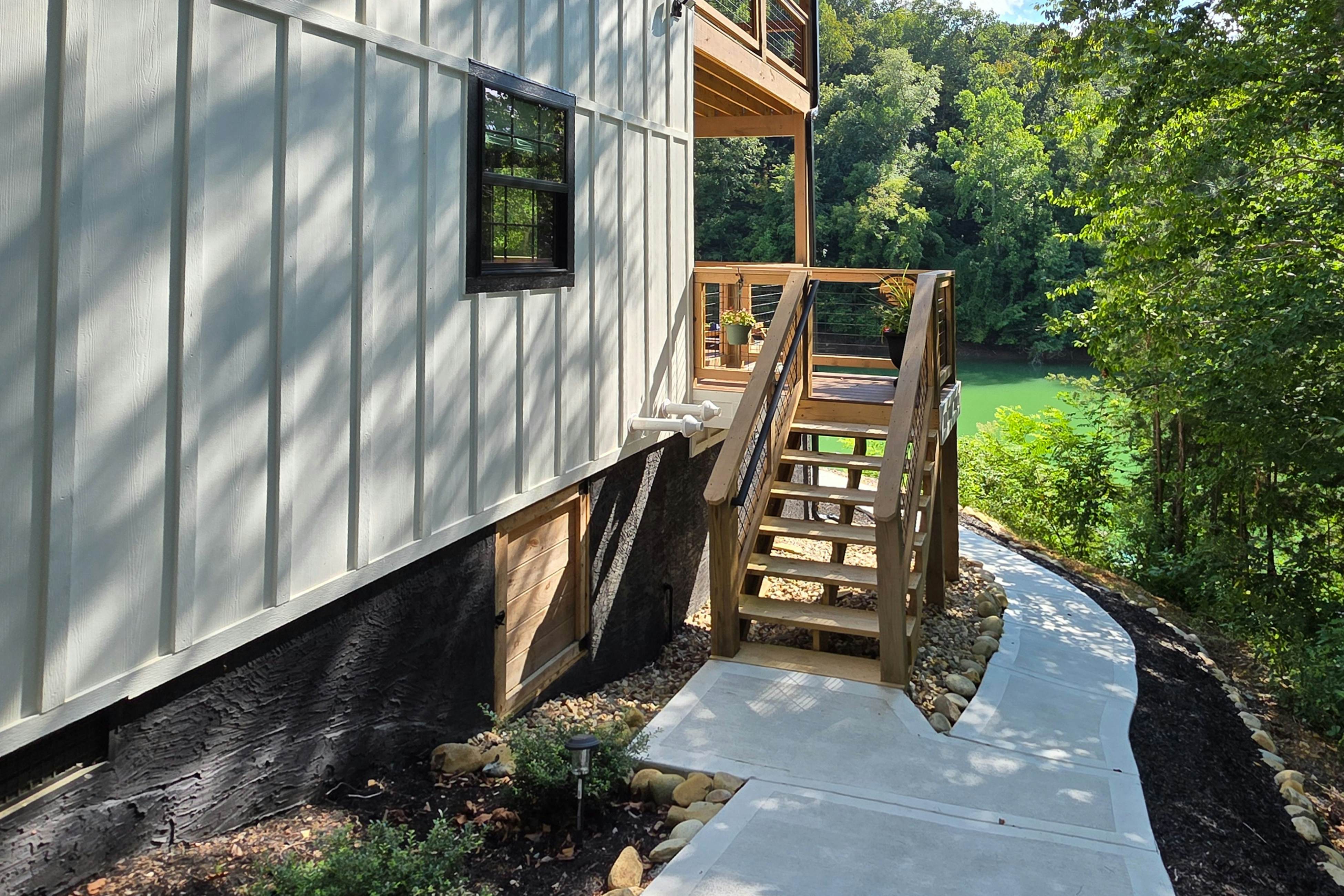 Beautiful Lake Front Retreat, Sleeps 4・Dock・Games