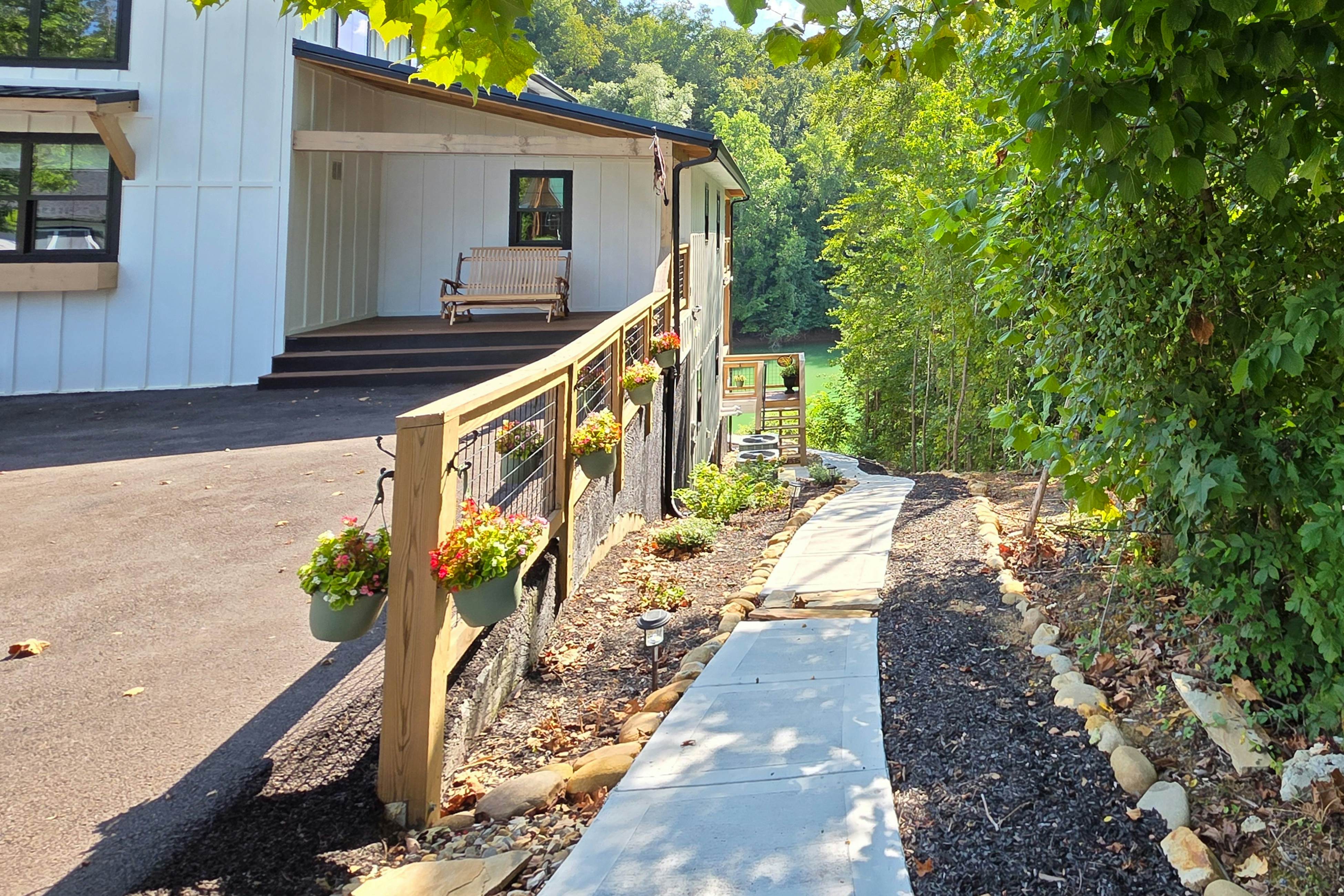 Beautiful Lake Front Retreat, Sleeps 4・Dock・Games