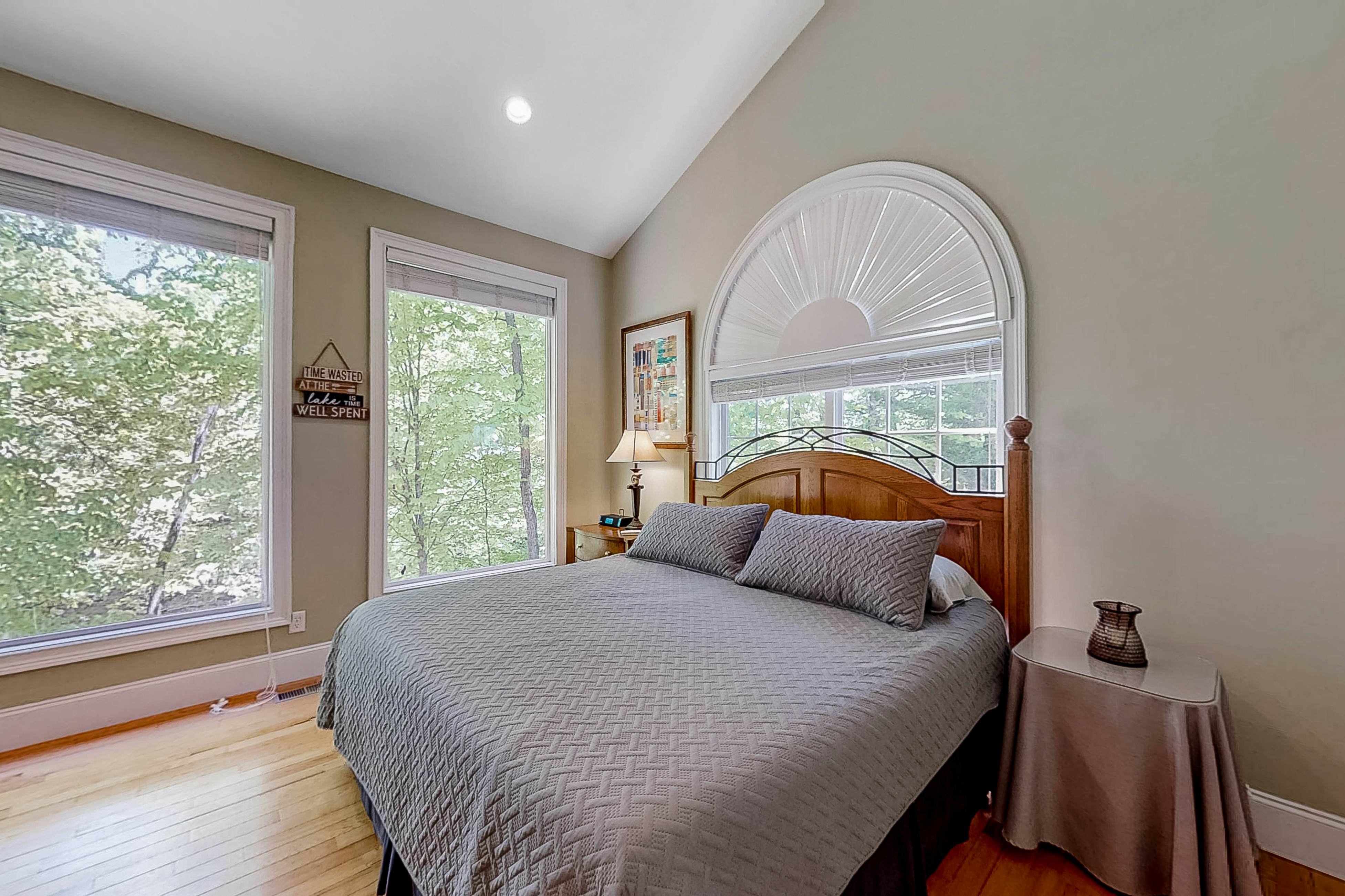 Charming Lakefront Home, Sleep 12・Dock・Boat Launch