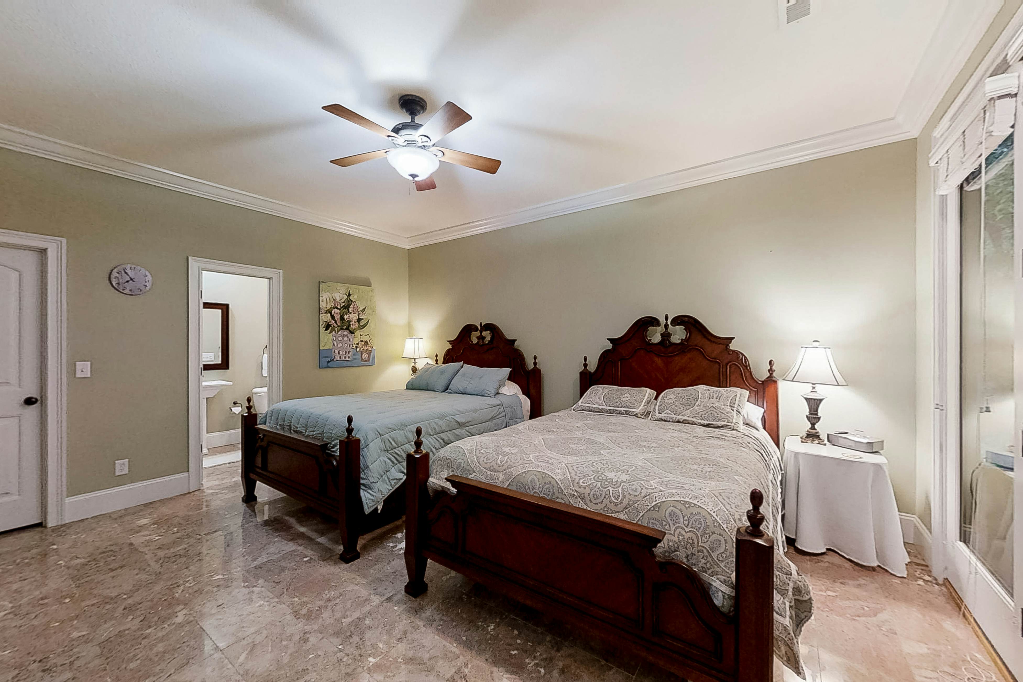 Charming Lakefront Home, Sleep 12・Dock・Boat Launch