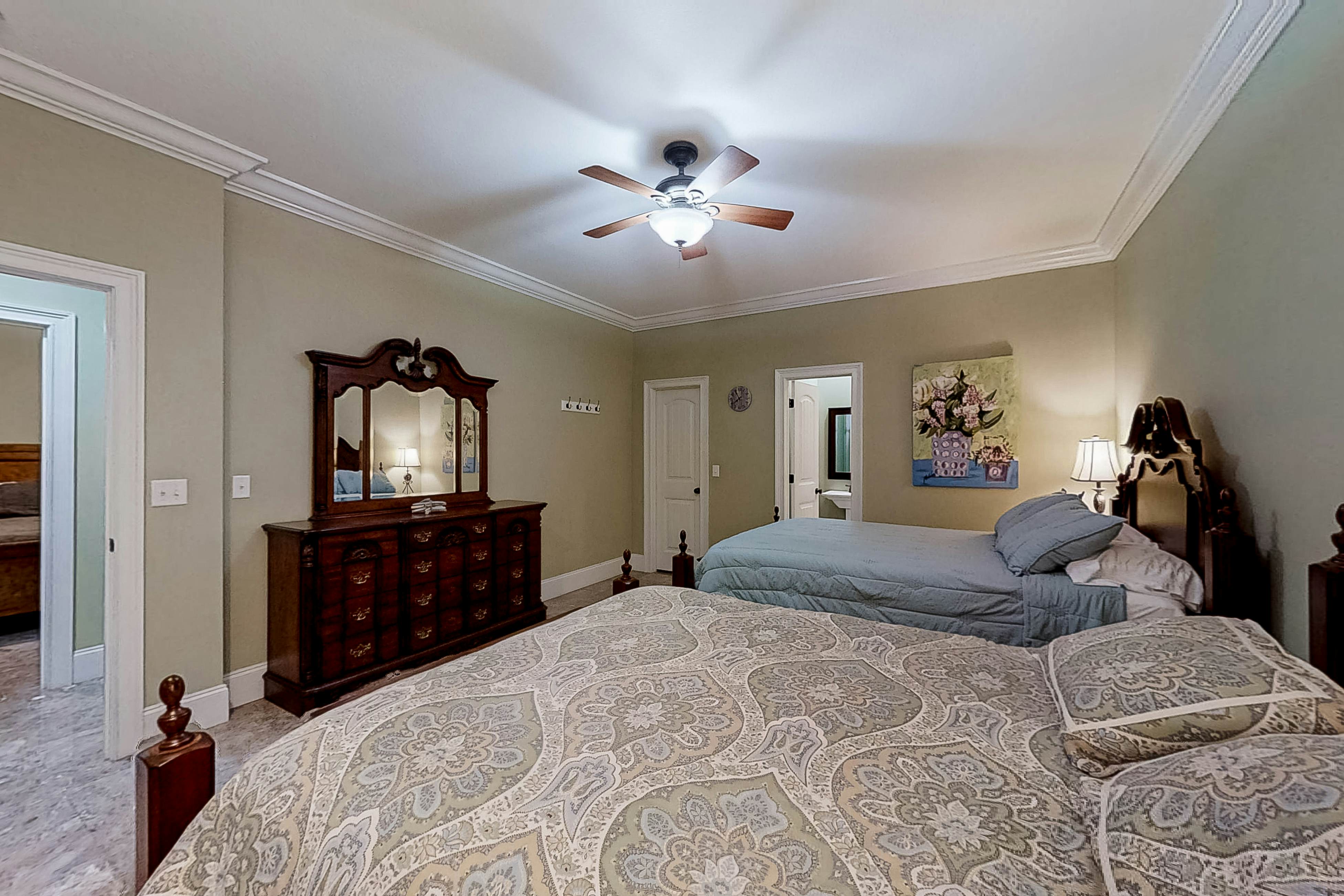 Charming Lakefront Home, Sleep 12・Dock・Boat Launch