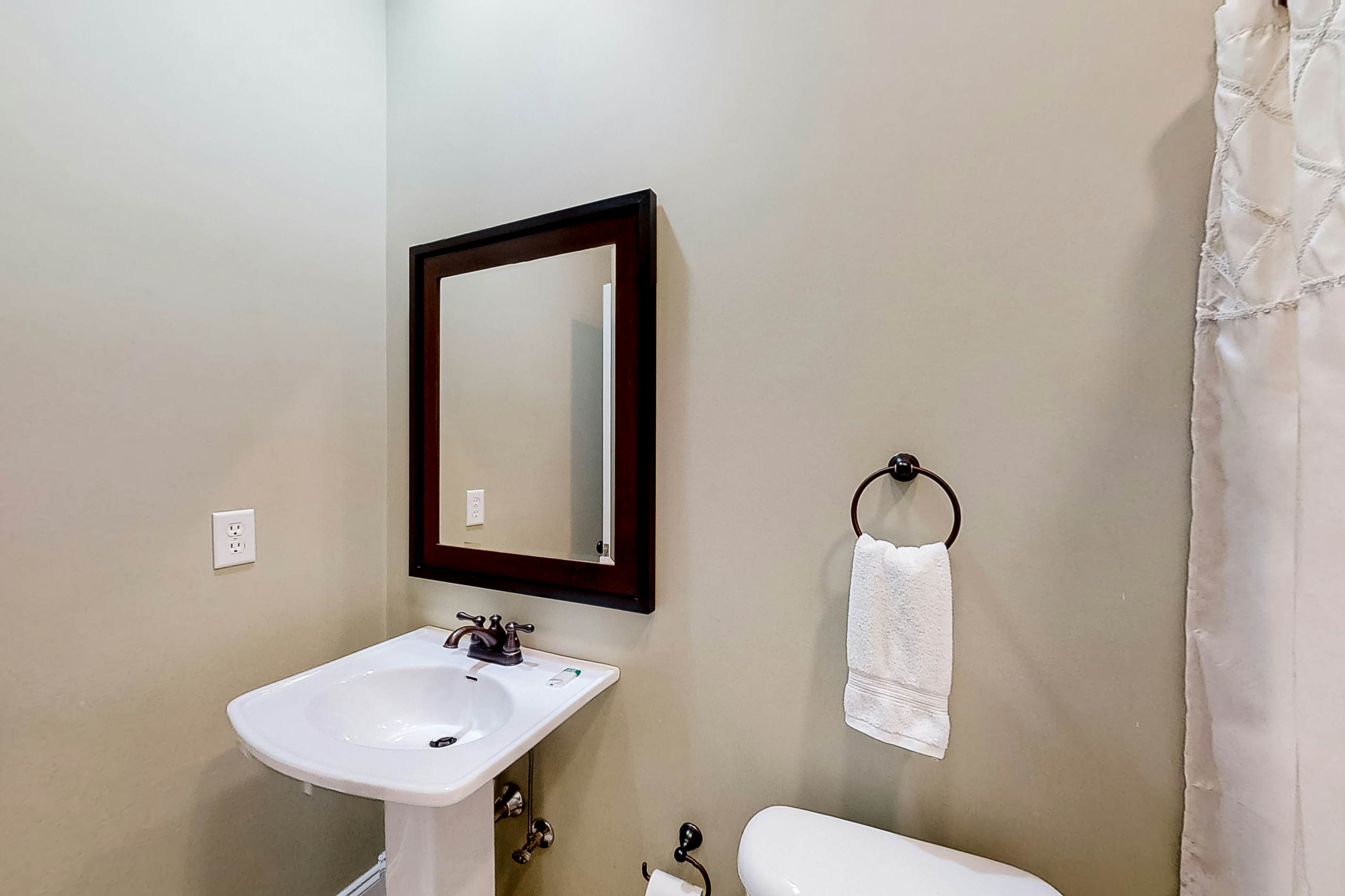 Charming Lakefront Home, Sleep 12・Dock・Boat Launch