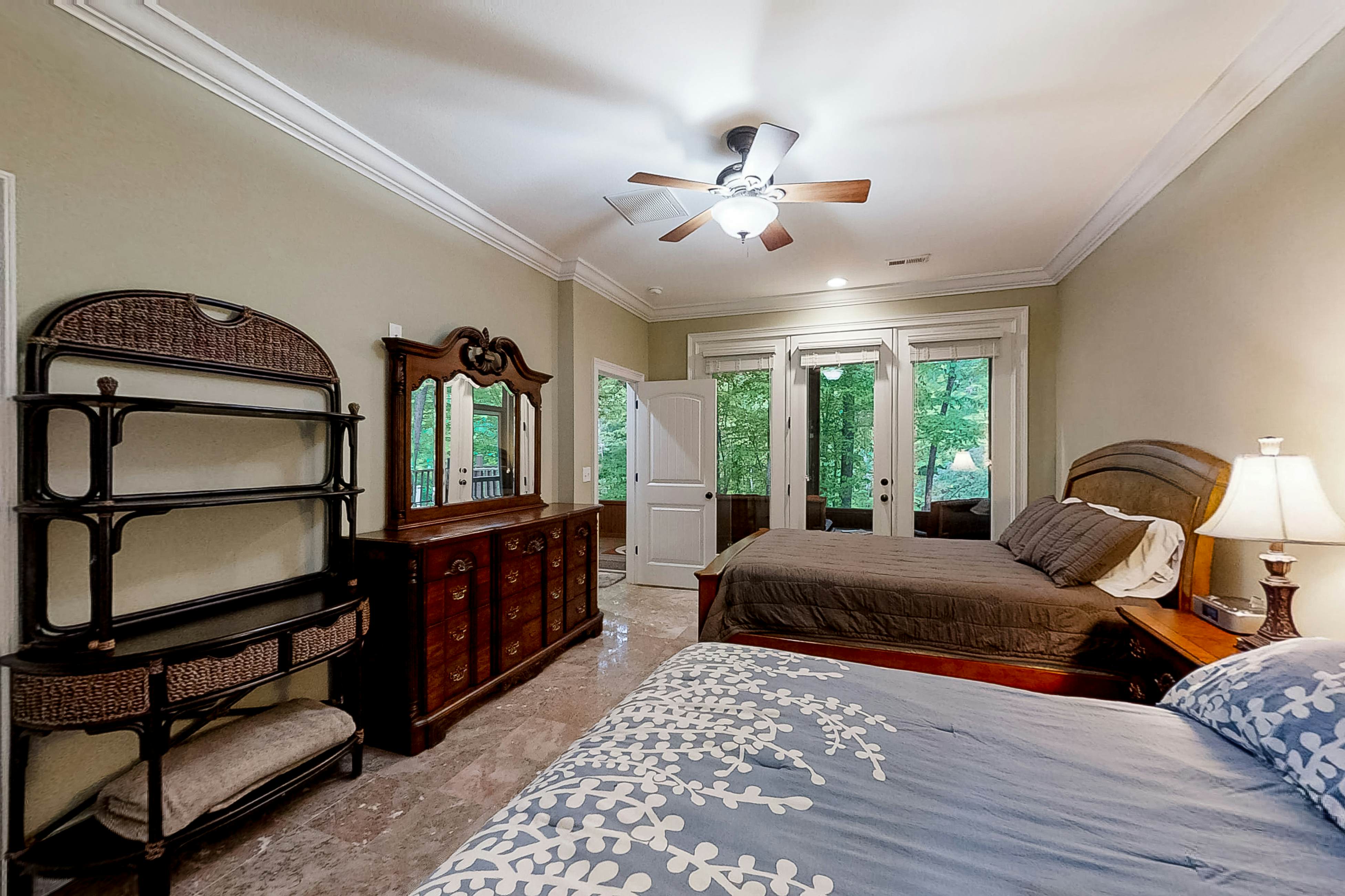 Charming Lakefront Home, Sleep 12・Dock・Boat Launch