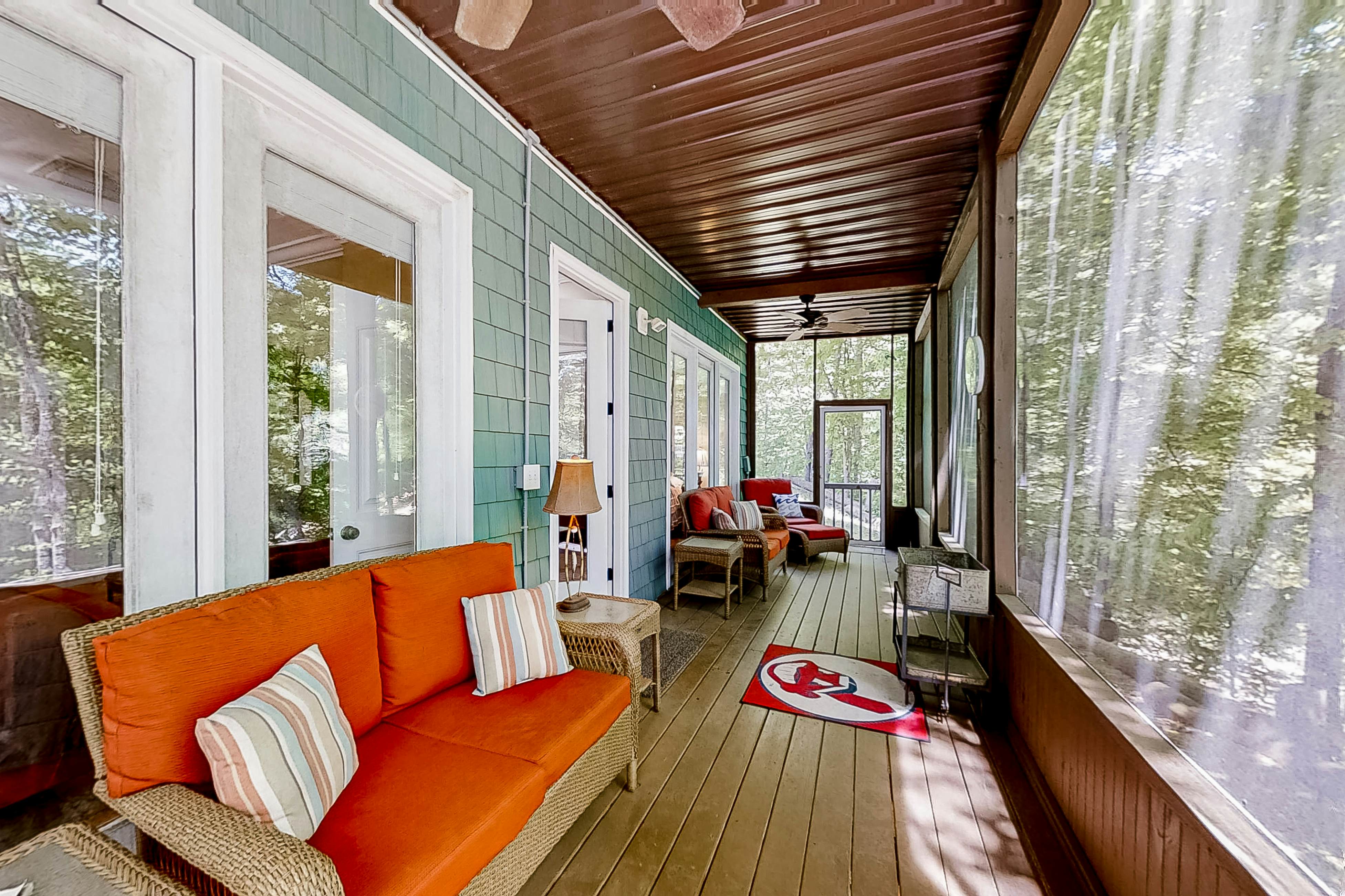 Charming Lakefront Home, Sleep 12・Dock・Boat Launch