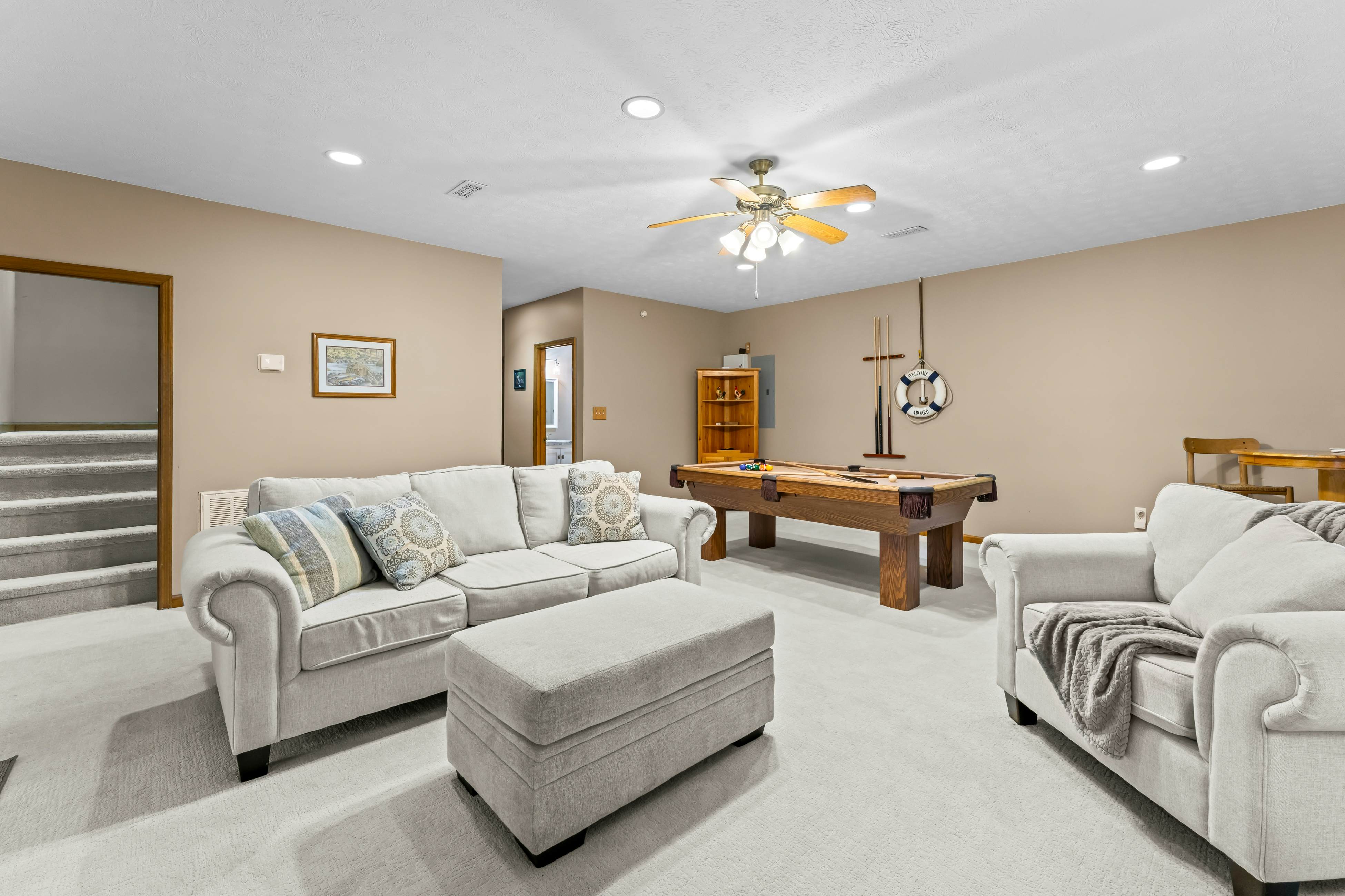 Spacious Lakefront Home, Sleeps 8・Dock・Pool Table