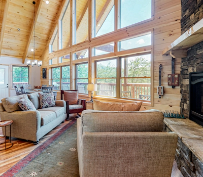 Hillside Cabin, Sleeps 10, Hot Tub, Stunning Views