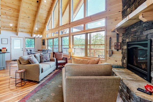 Hillside Cabin, Sleeps 10・Hot Tub・Stunning Views