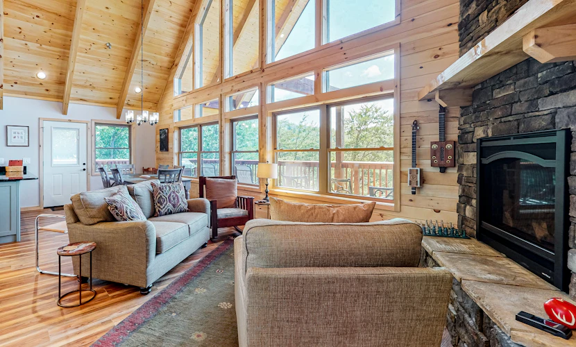 Hillside Cabin, Sleeps 10, Hot Tub, Stunning Views