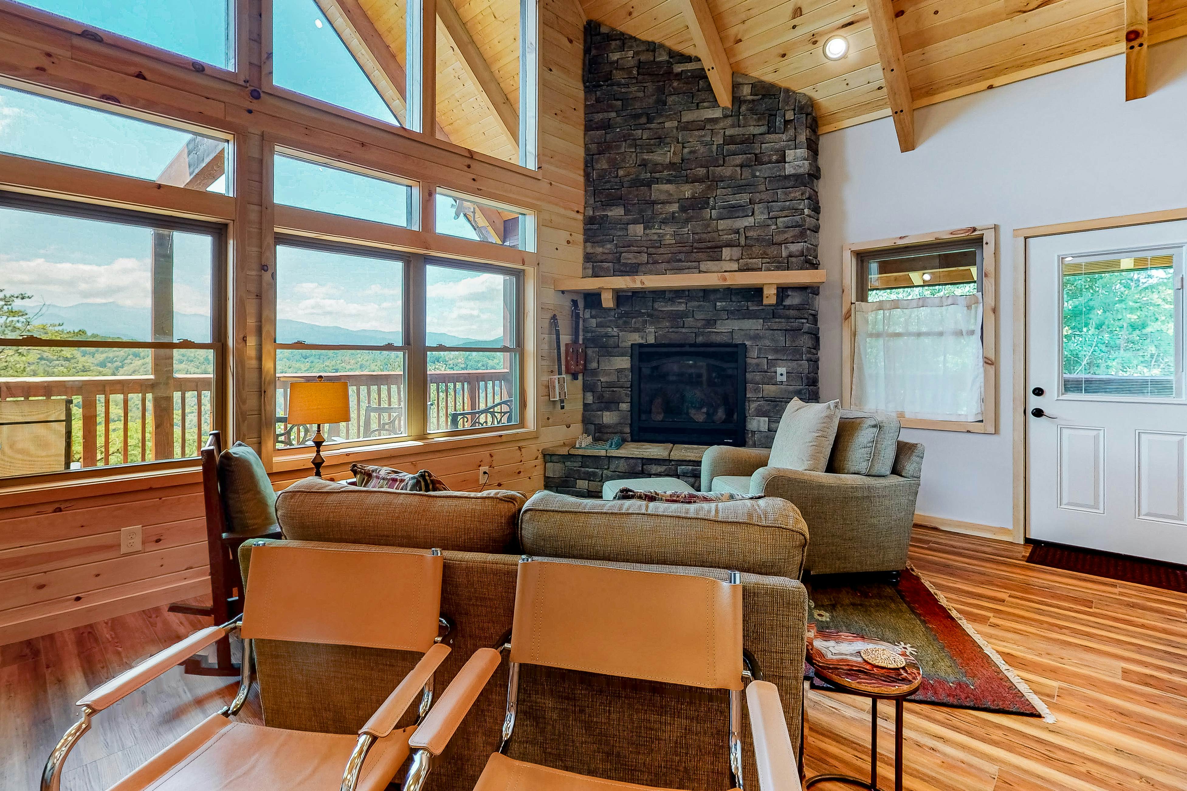 Hillside Cabin w/ Free Attraction TIckets, Private Hot Tub, & Stunning Views
