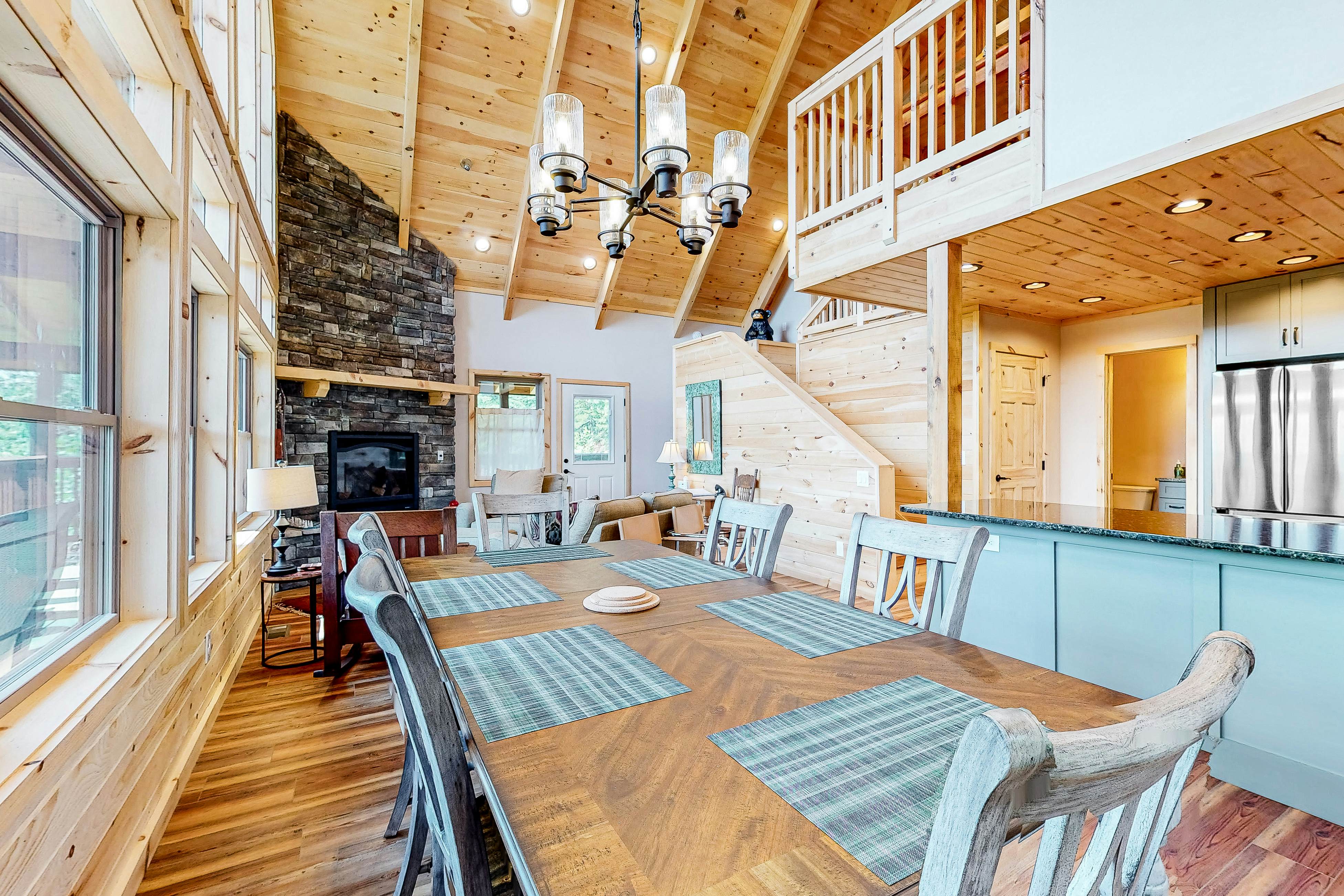 Hillside Cabin w/ Free Attraction TIckets, Private Hot Tub, & Stunning Views