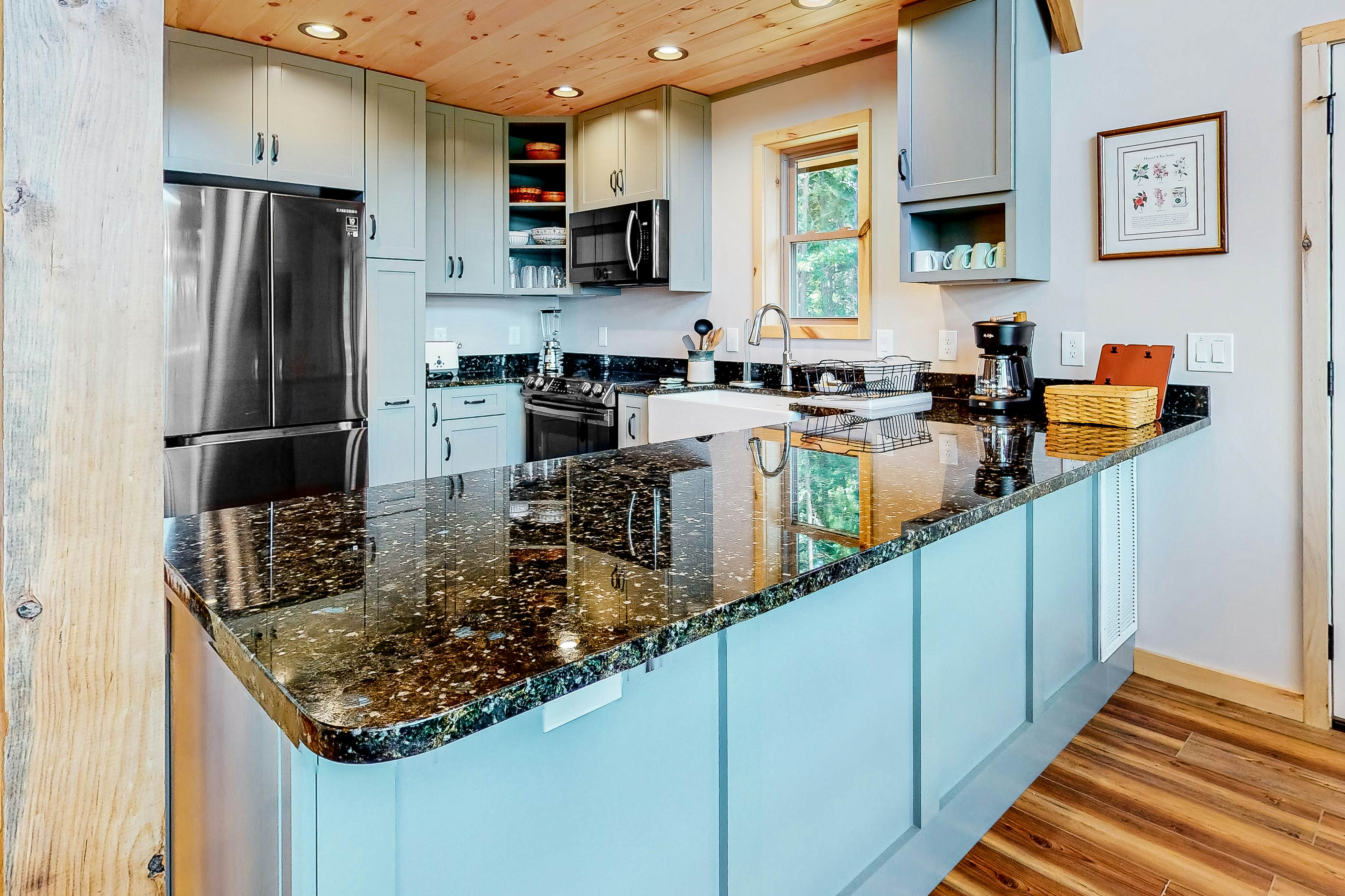 Hillside Cabin w/ Free Attraction TIckets, Private Hot Tub, & Stunning Views